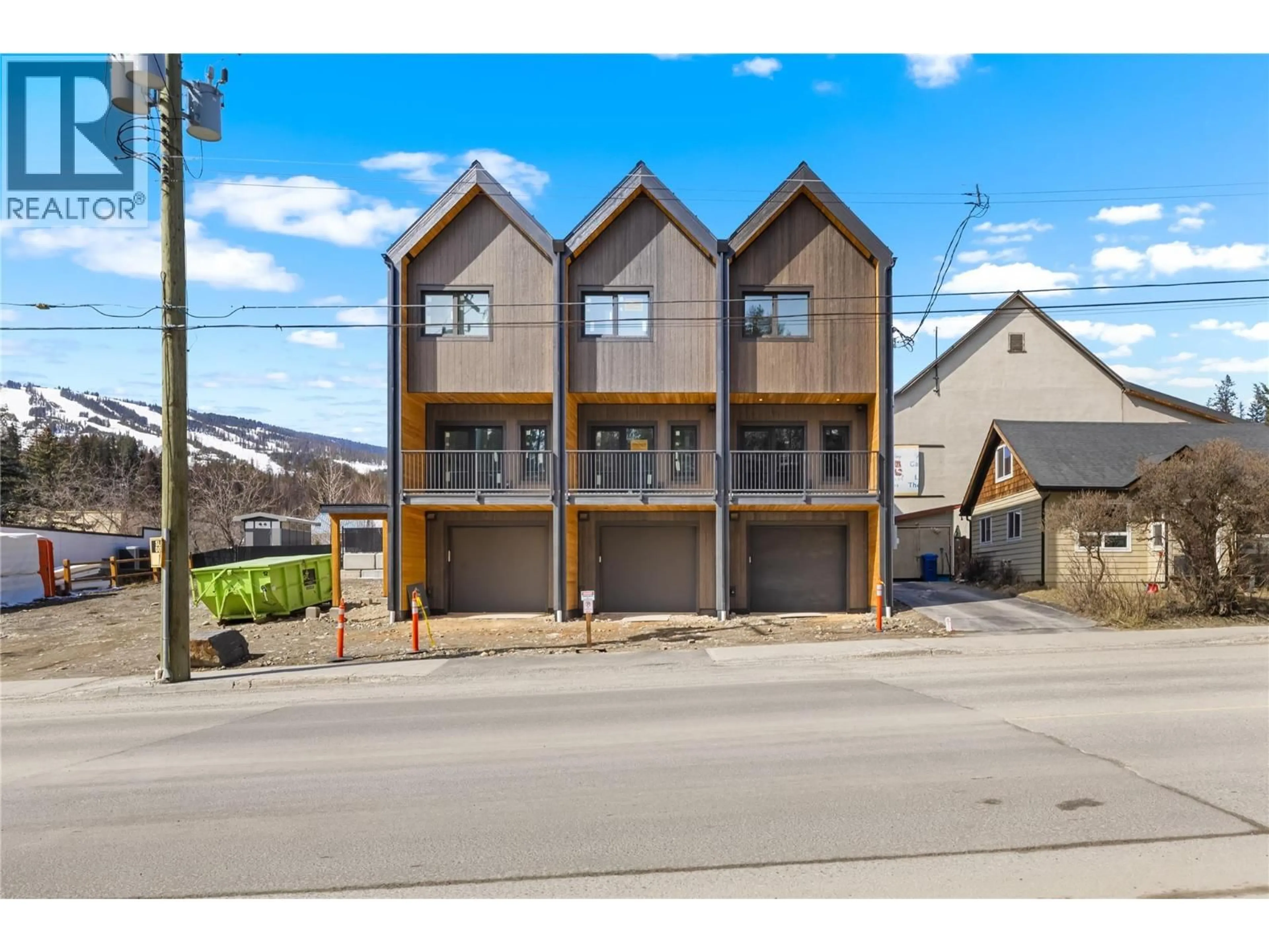 A pic from outside/outdoor area/front of a property/back of a property/a pic from drone, street for 81 WALLINGER AVENUE, Kimberley British Columbia V1A1Y6