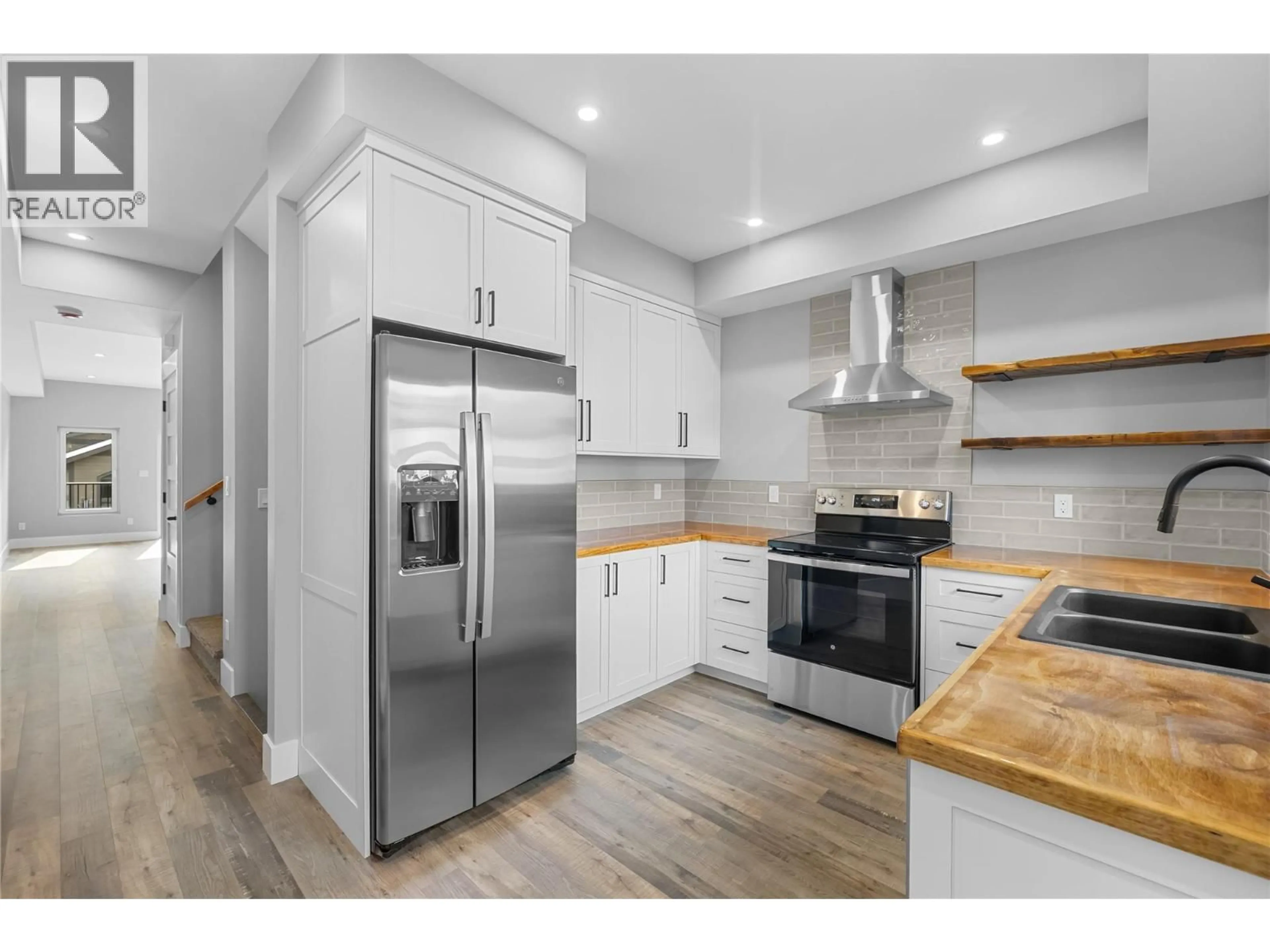 Open concept kitchen, unknown for 81 WALLINGER AVENUE, Kimberley British Columbia V1A1Y6
