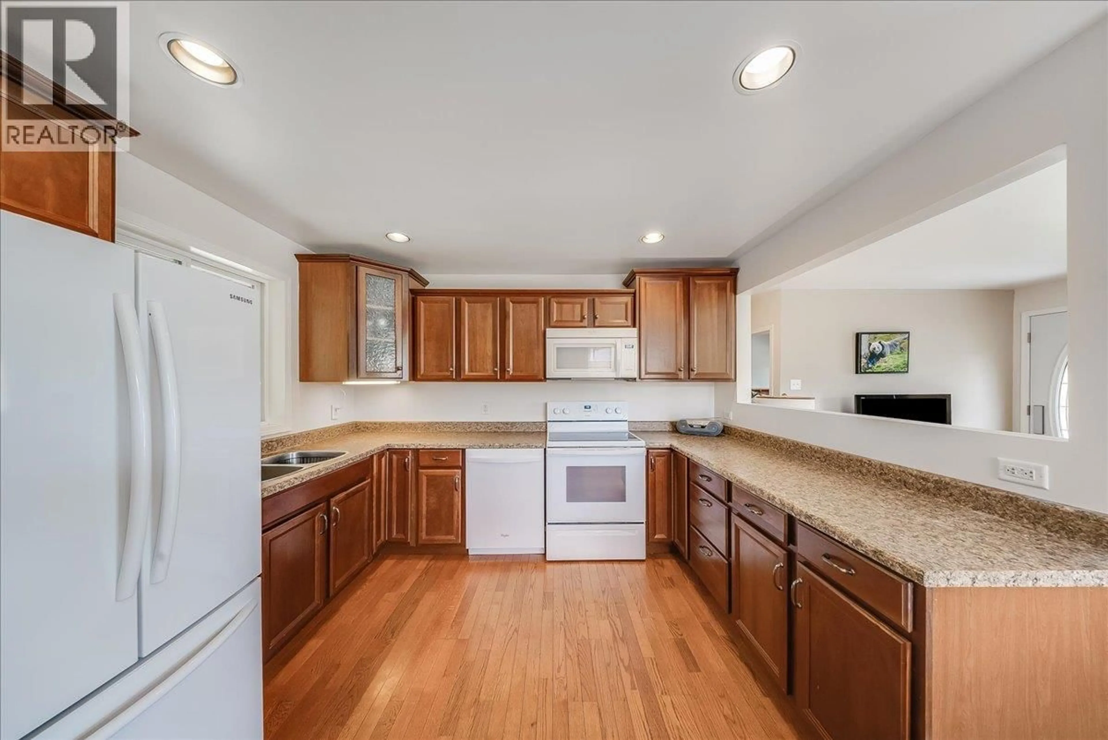 Standard kitchen, unknown for 1107 MARIANNA CRESCENT, Trail British Columbia V1R1C6