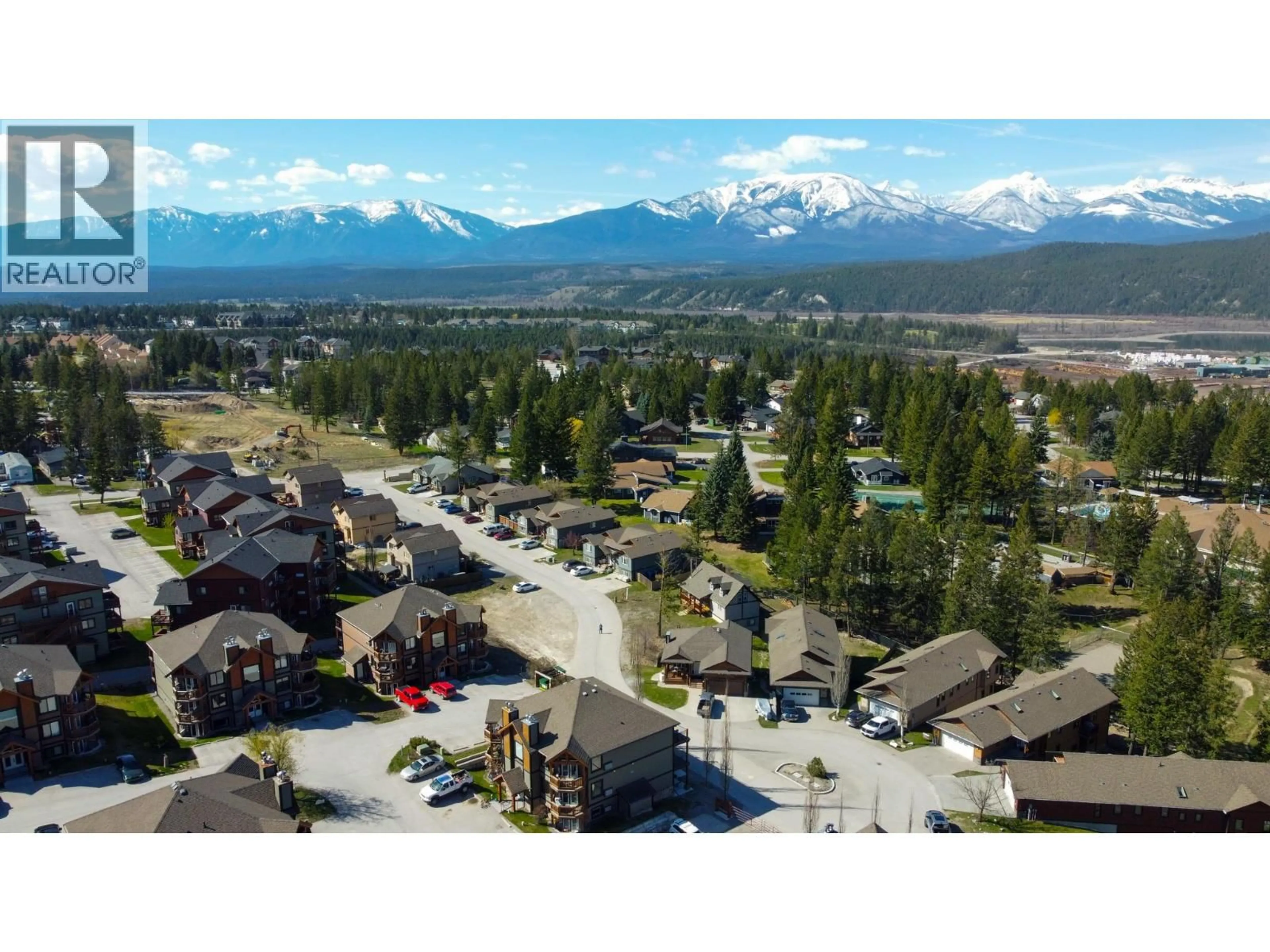 A pic from outside/outdoor area/front of a property/back of a property/a pic from drone, mountain view for 7311 COPPERHORN DRIVE, Radium Hot Springs British Columbia V0A1M0