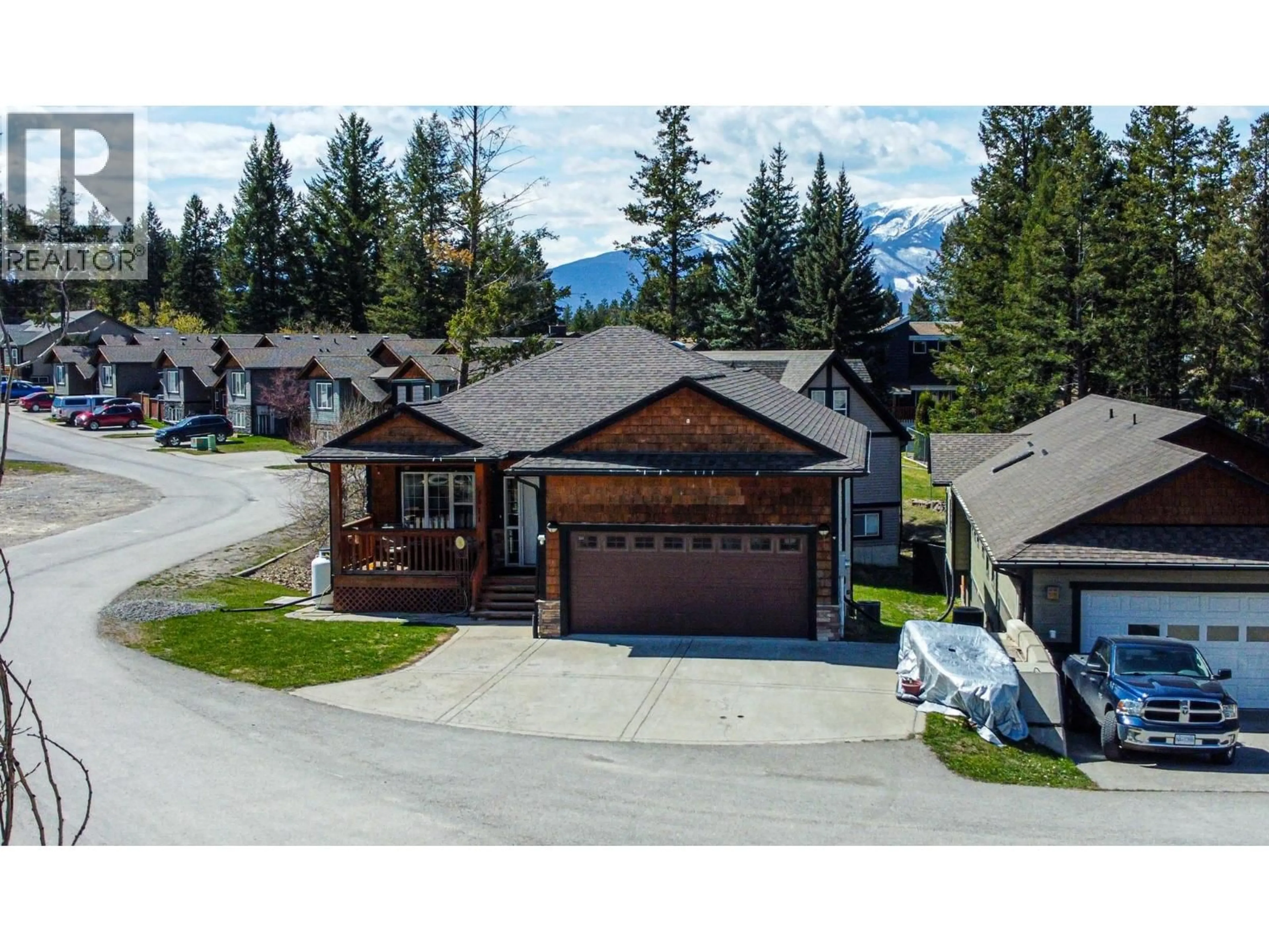 A pic from outside/outdoor area/front of a property/back of a property/a pic from drone, mountain view for 7311 COPPERHORN DRIVE, Radium Hot Springs British Columbia V0A1M0