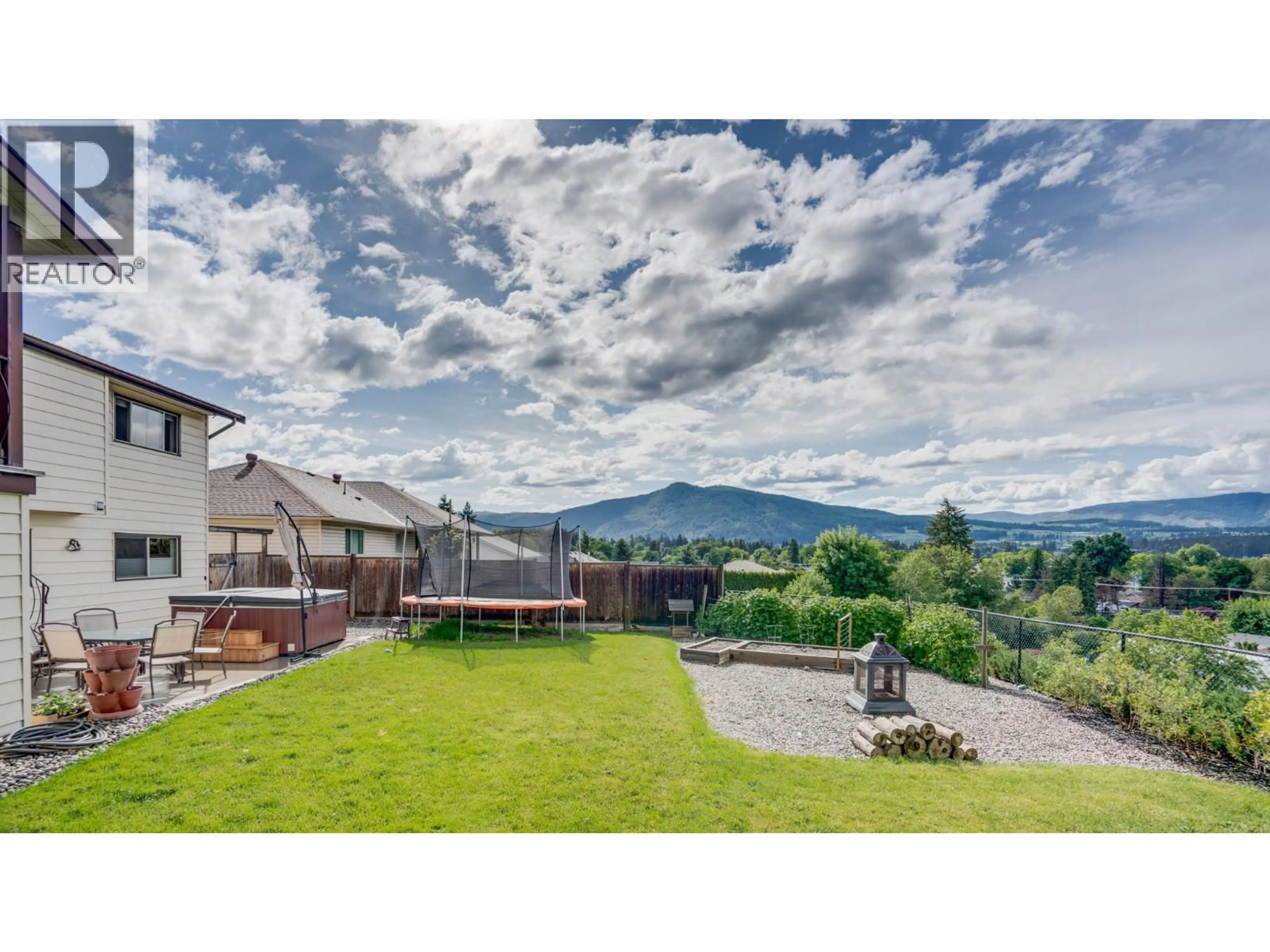A pic from outside/outdoor area/front of a property/back of a property/a pic from drone, mountain view for 2640 CATHERINE CRESCENT, Armstrong British Columbia V4Y0B3