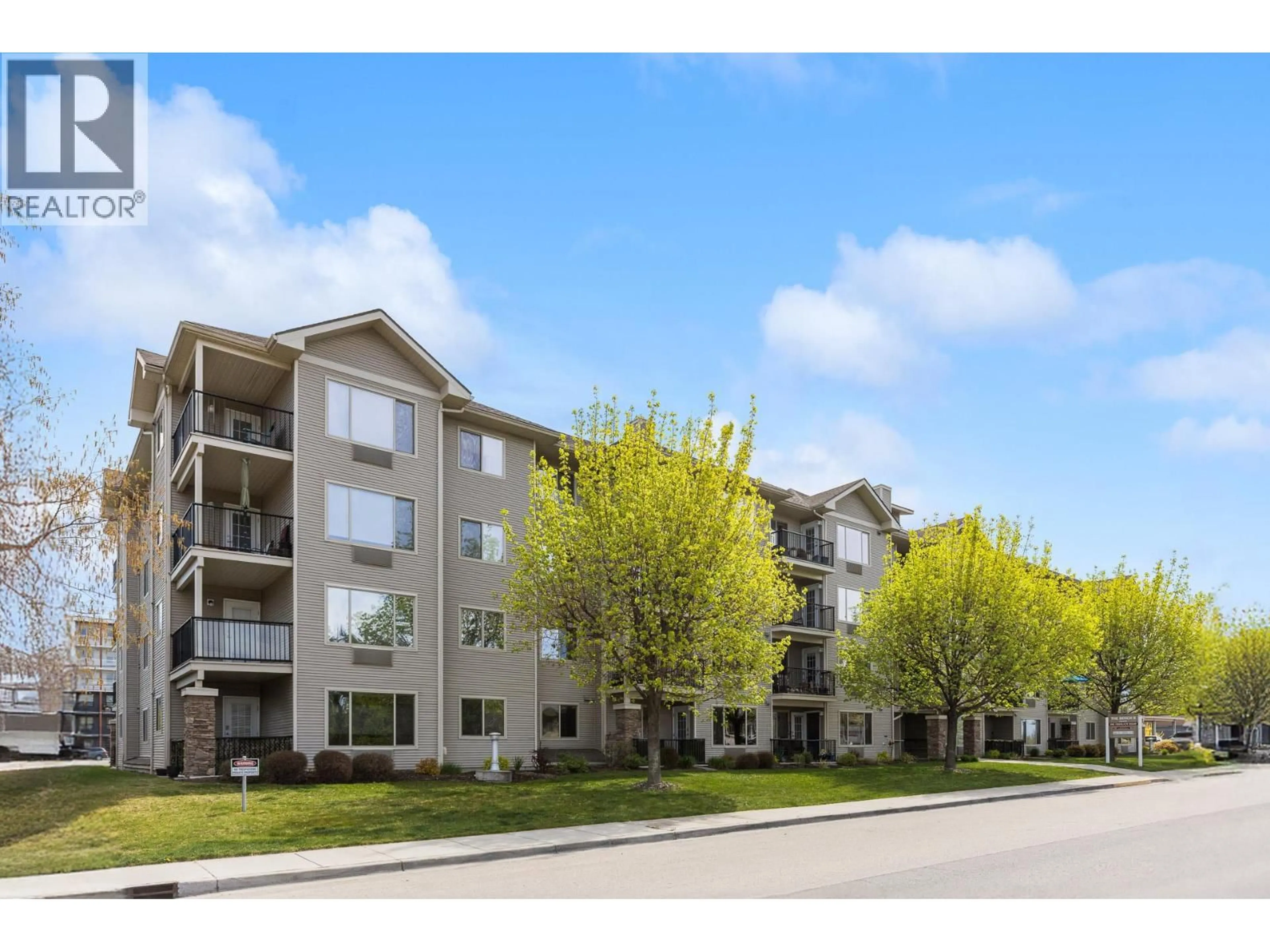 A pic from outside/outdoor area/front of a property/back of a property/a pic from drone, unknown for 211 - 265 FROELICH ROAD, Kelowna British Columbia V1X3M6