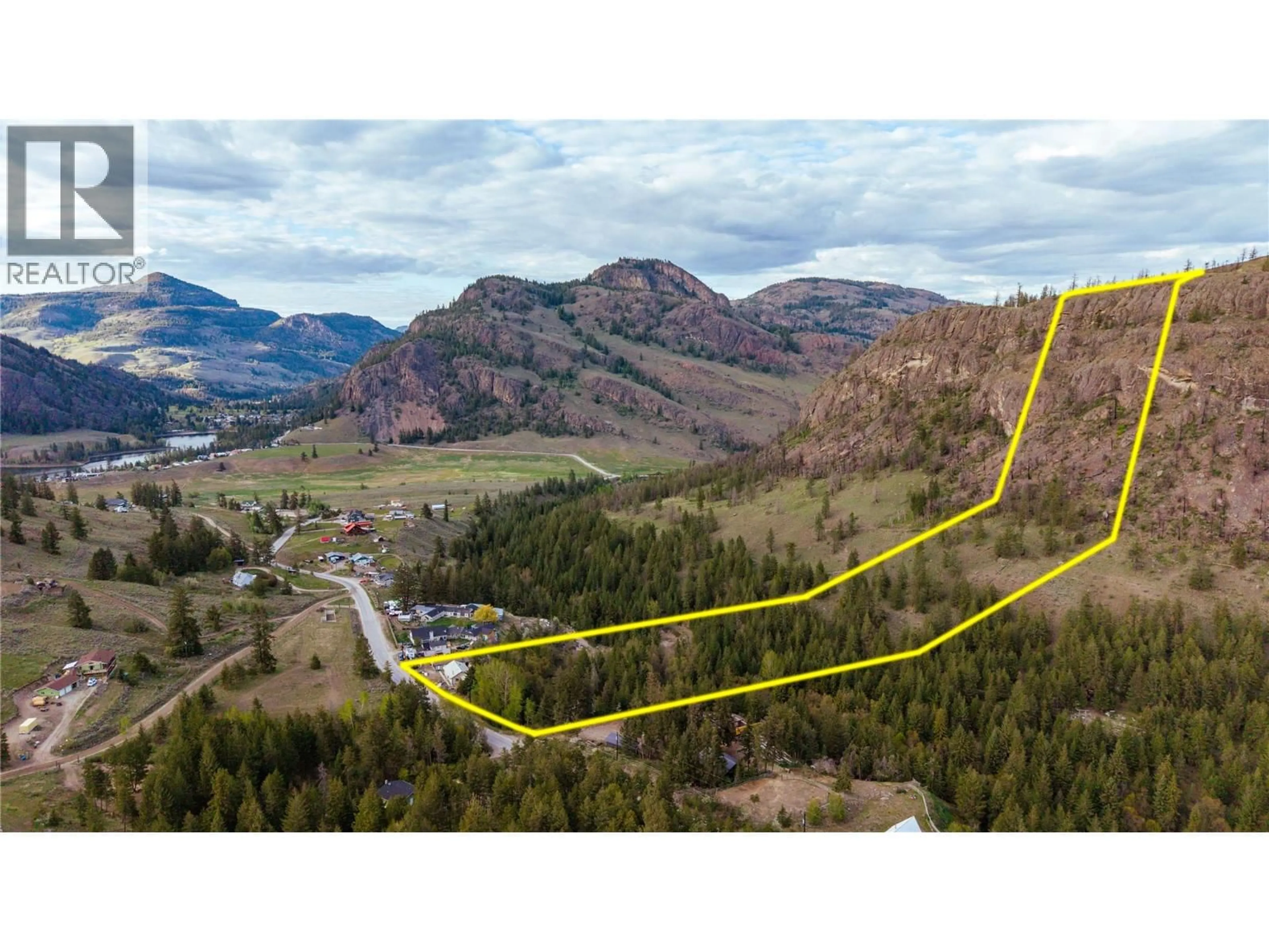 A pic from outside/outdoor area/front of a property/back of a property/a pic from drone, mountain view for 523 GRAND ORO ROAD, Kaleden British Columbia V0H1K0