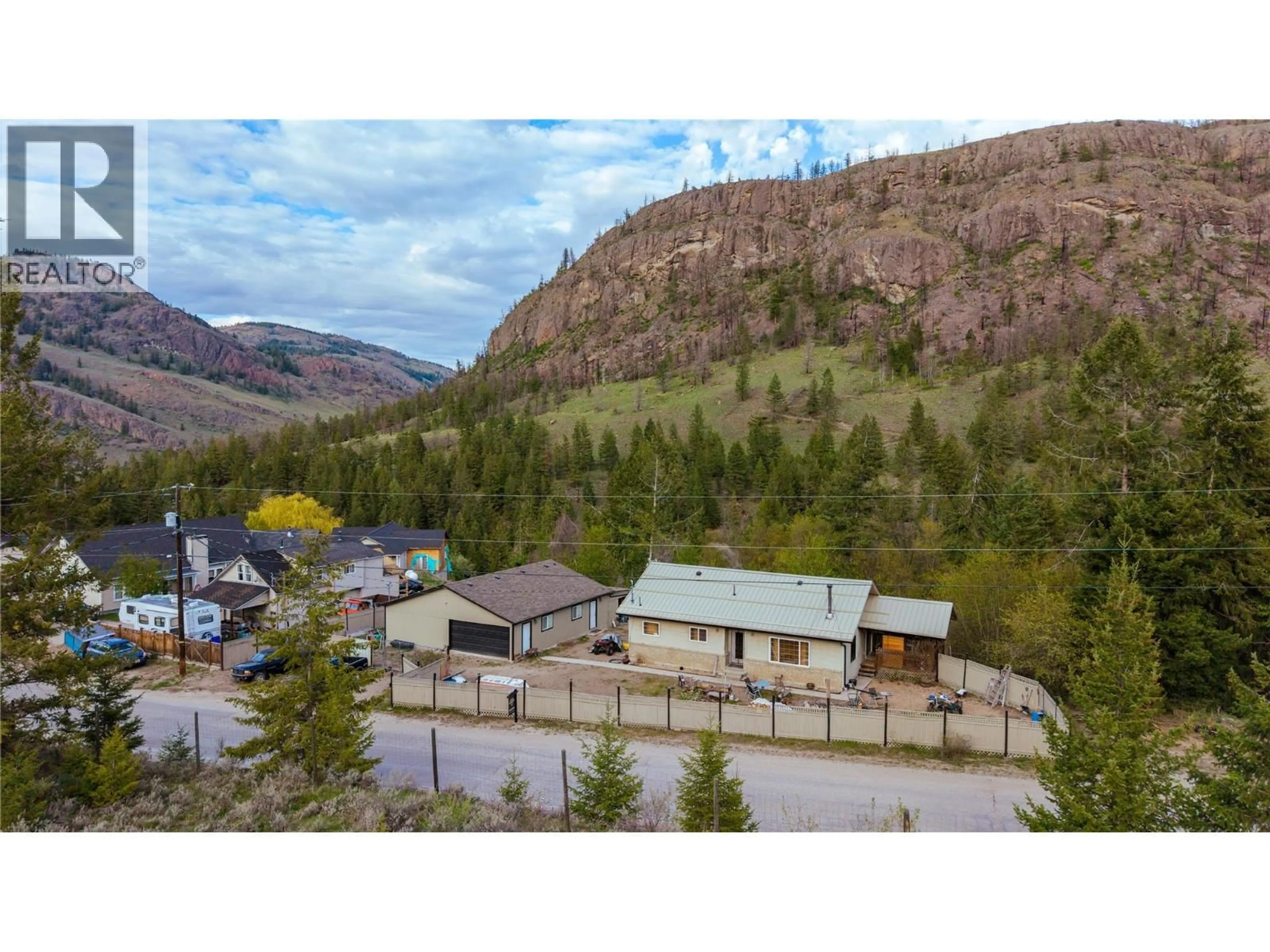 A pic from outside/outdoor area/front of a property/back of a property/a pic from drone, mountain view for 523 GRAND ORO ROAD, Kaleden British Columbia V0H1K0