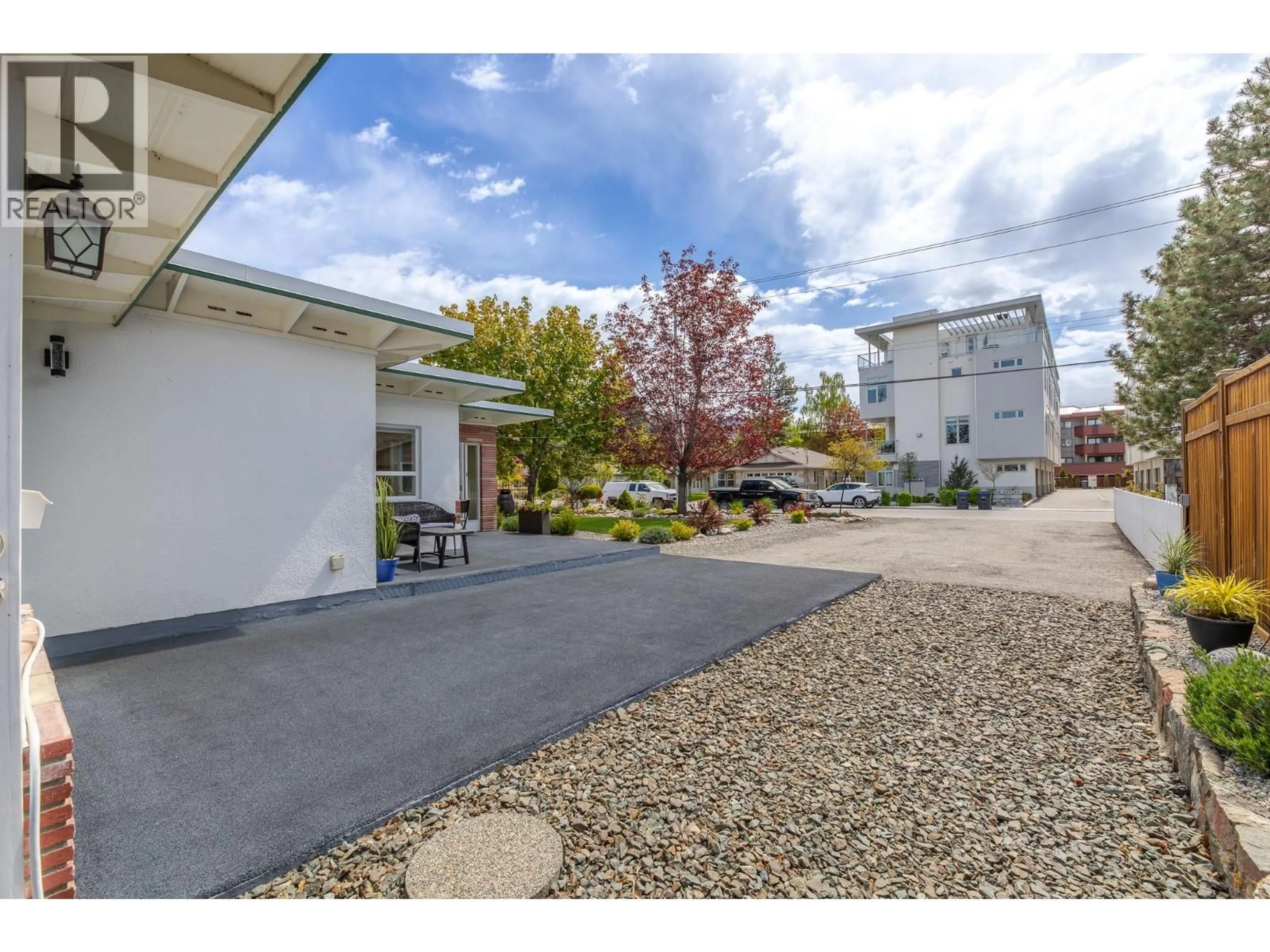 Patio, street for 217 LEE AVENUE, Penticton British Columbia V2A3V9