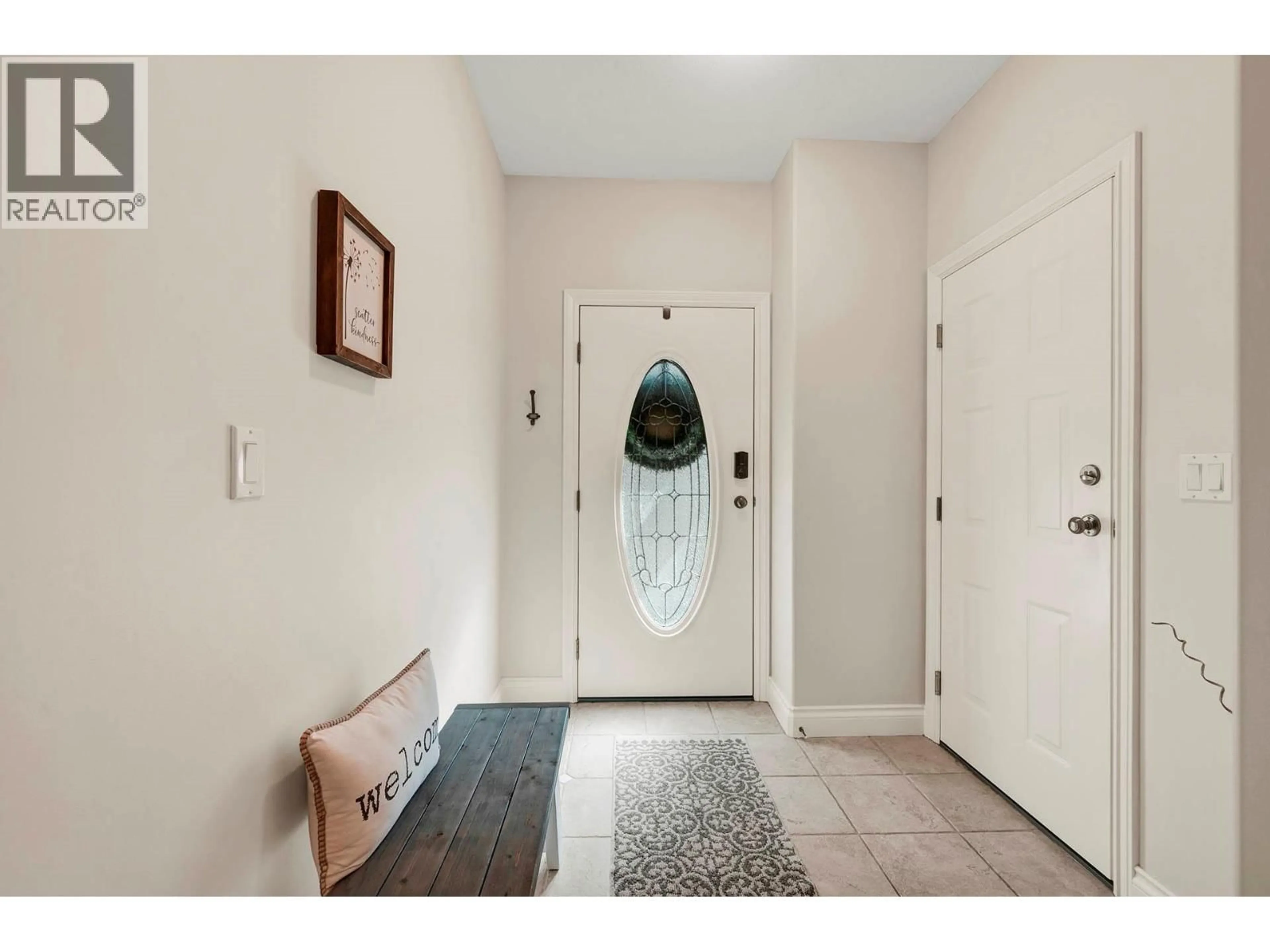 Indoor entryway for 33 - 1055 ABERDEEN DRIVE, Kamloops British Columbia V1S2A7