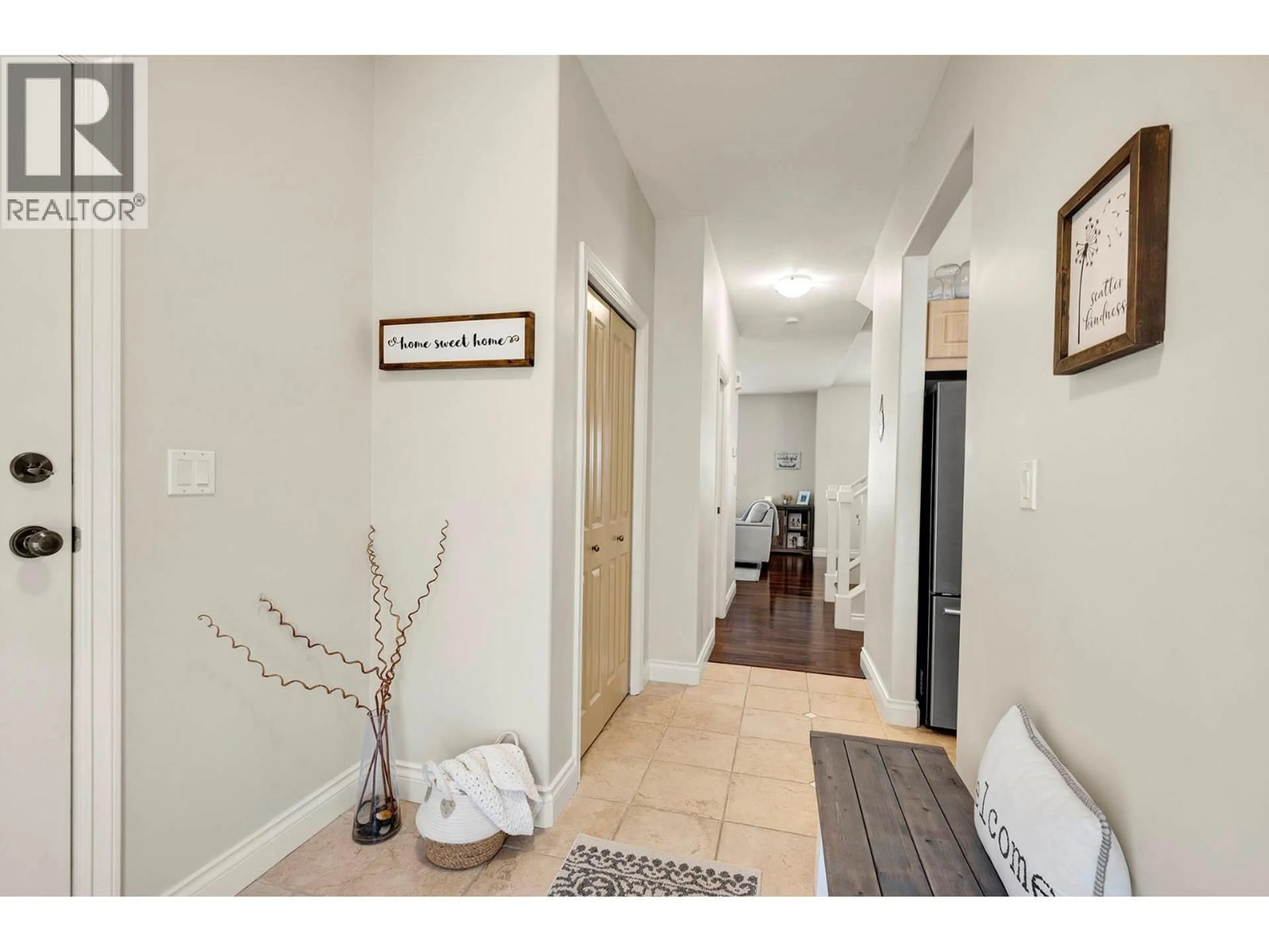 Indoor entryway for 33 - 1055 ABERDEEN DRIVE, Kamloops British Columbia V1S2A7