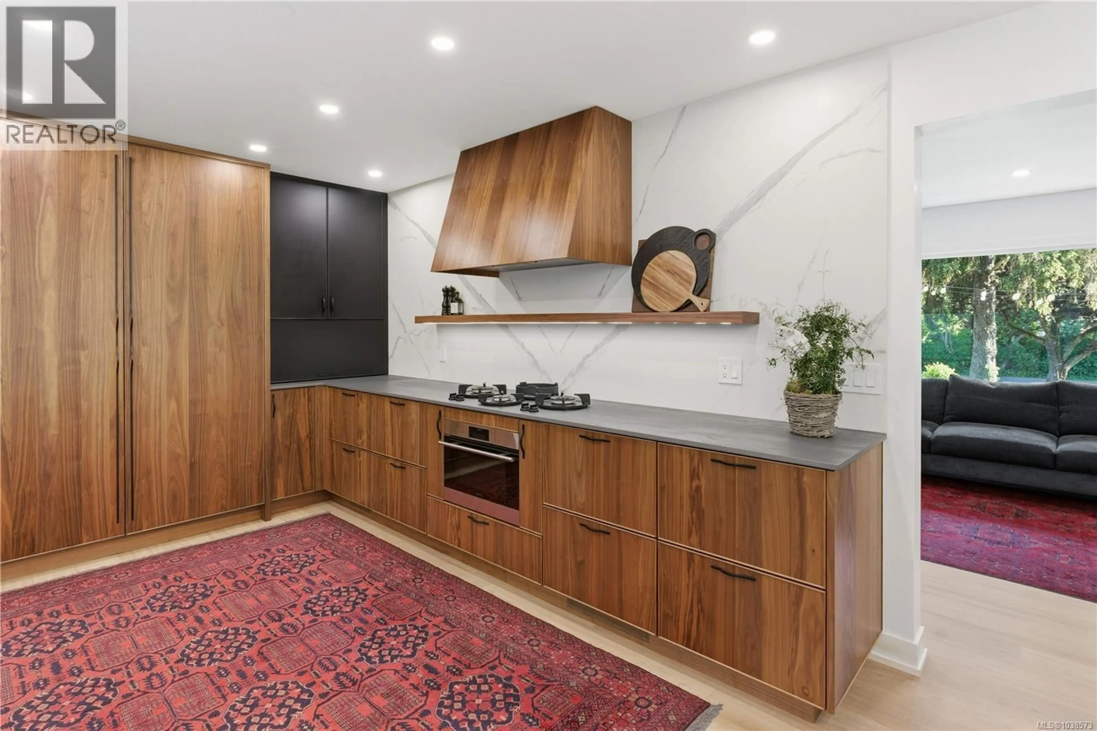 Contemporary kitchen, unknown for 560 KAY STREET, Saanich British Columbia V8Z2L3