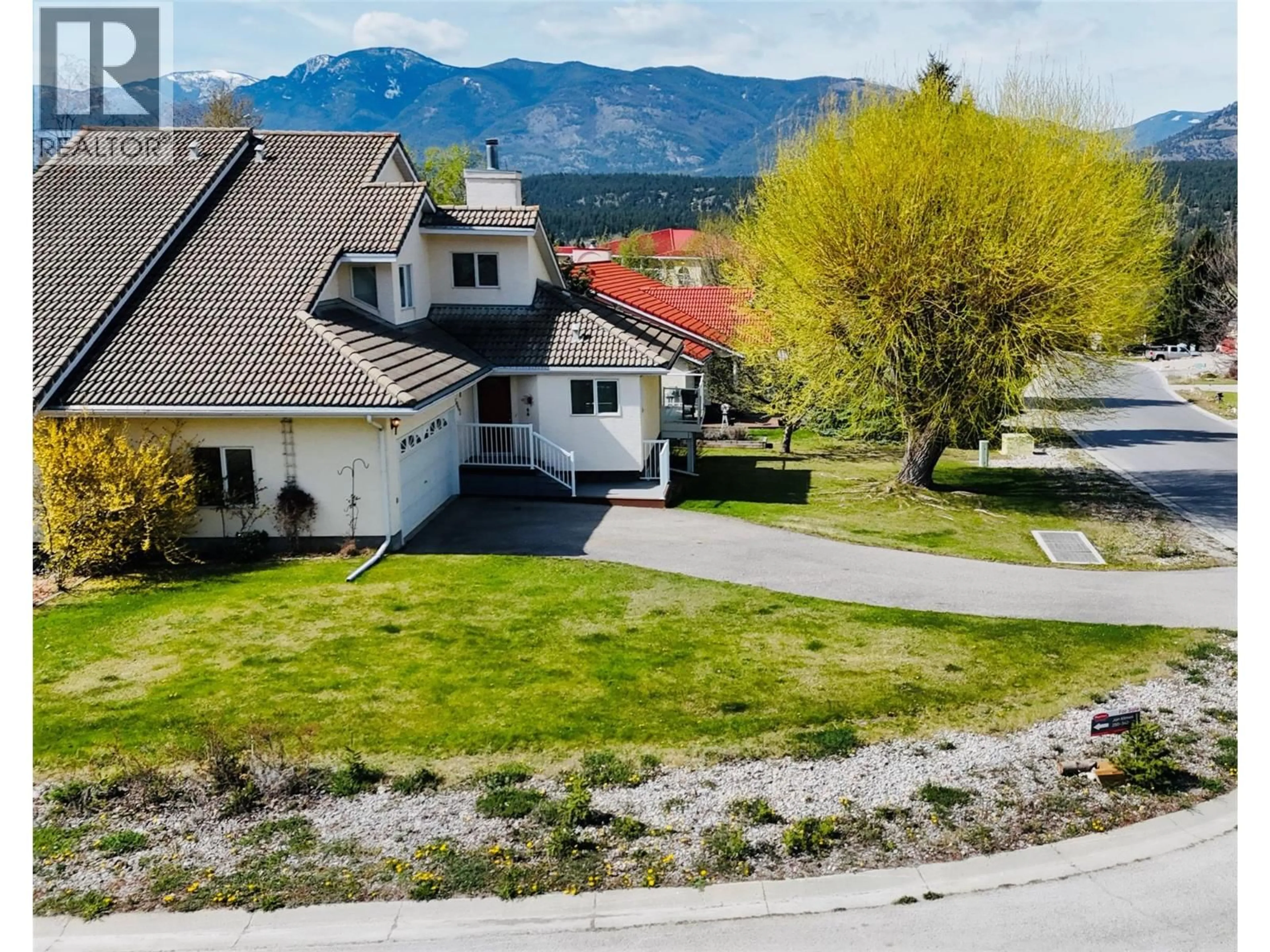 A pic from outside/outdoor area/front of a property/back of a property/a pic from drone, mountain view for 5042 RIVERVIEW ROAD, Fairmont Hot Springs British Columbia V0B1L1