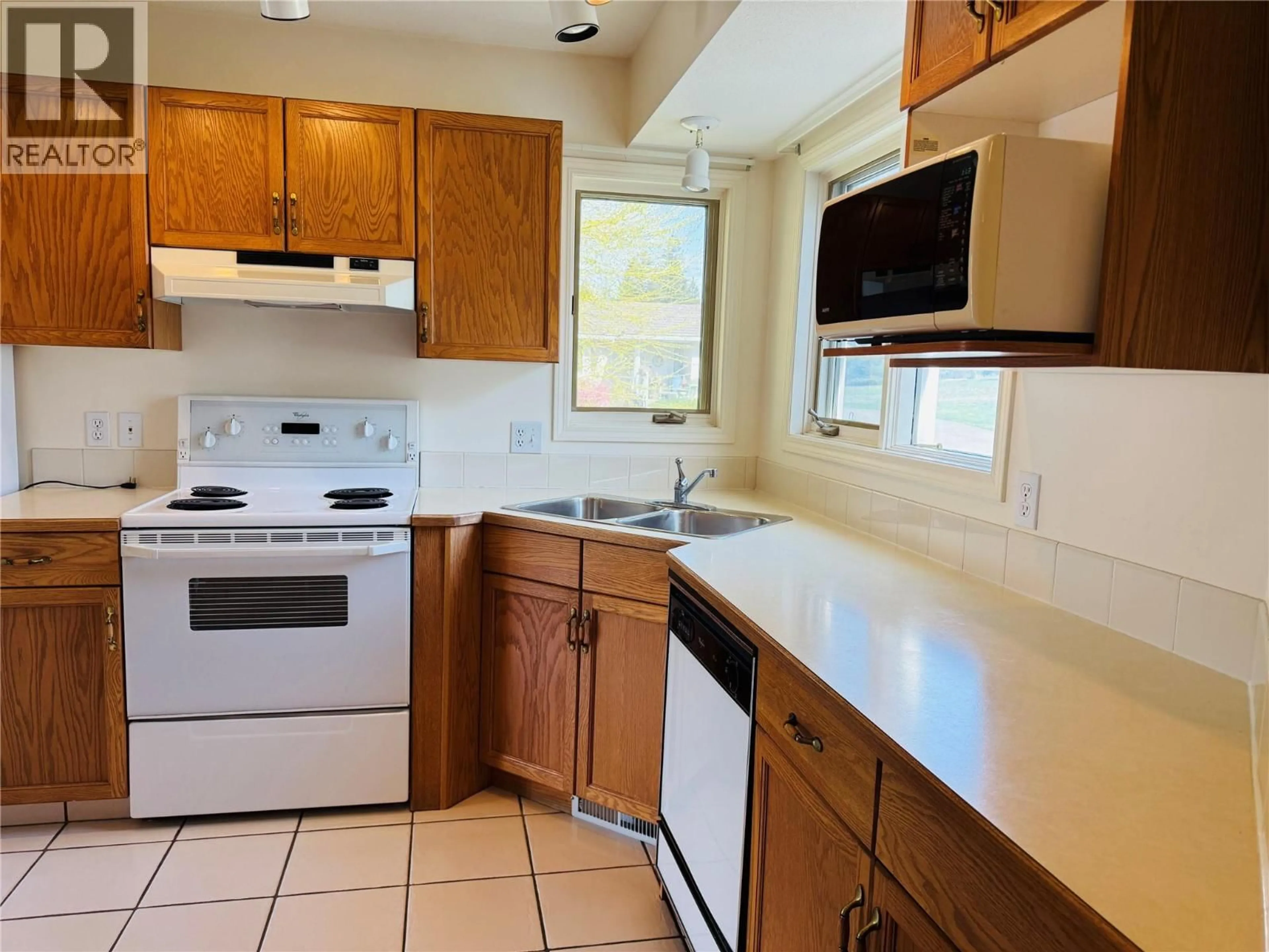 Standard kitchen, unknown for 5042 RIVERVIEW ROAD, Fairmont Hot Springs British Columbia V0B1L1