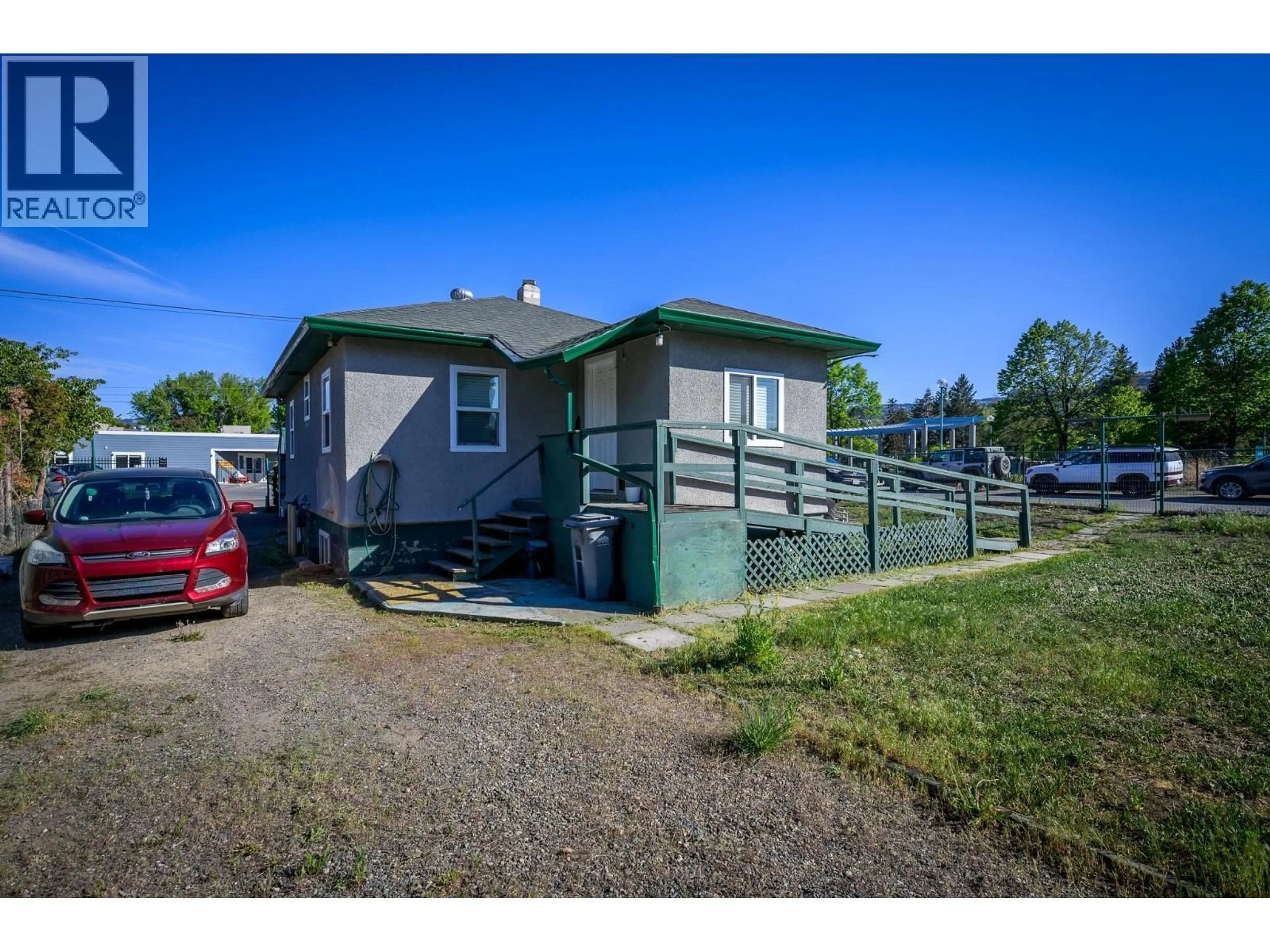 A pic from outside/outdoor area/front of a property/back of a property/a pic from drone, street for 164 HOLWAY STREET, Kamloops British Columbia V2B4A4