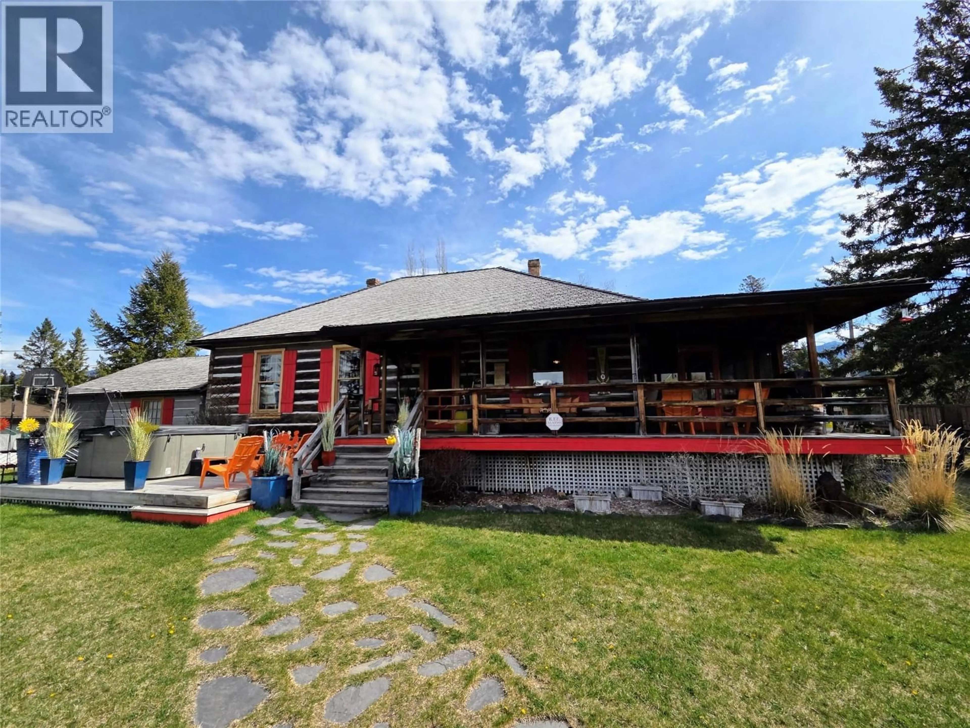 A pic from outside/outdoor area/front of a property/back of a property/a pic from drone, building for 1654 SWANSEA AVENUE, Windermere British Columbia V0B2L2