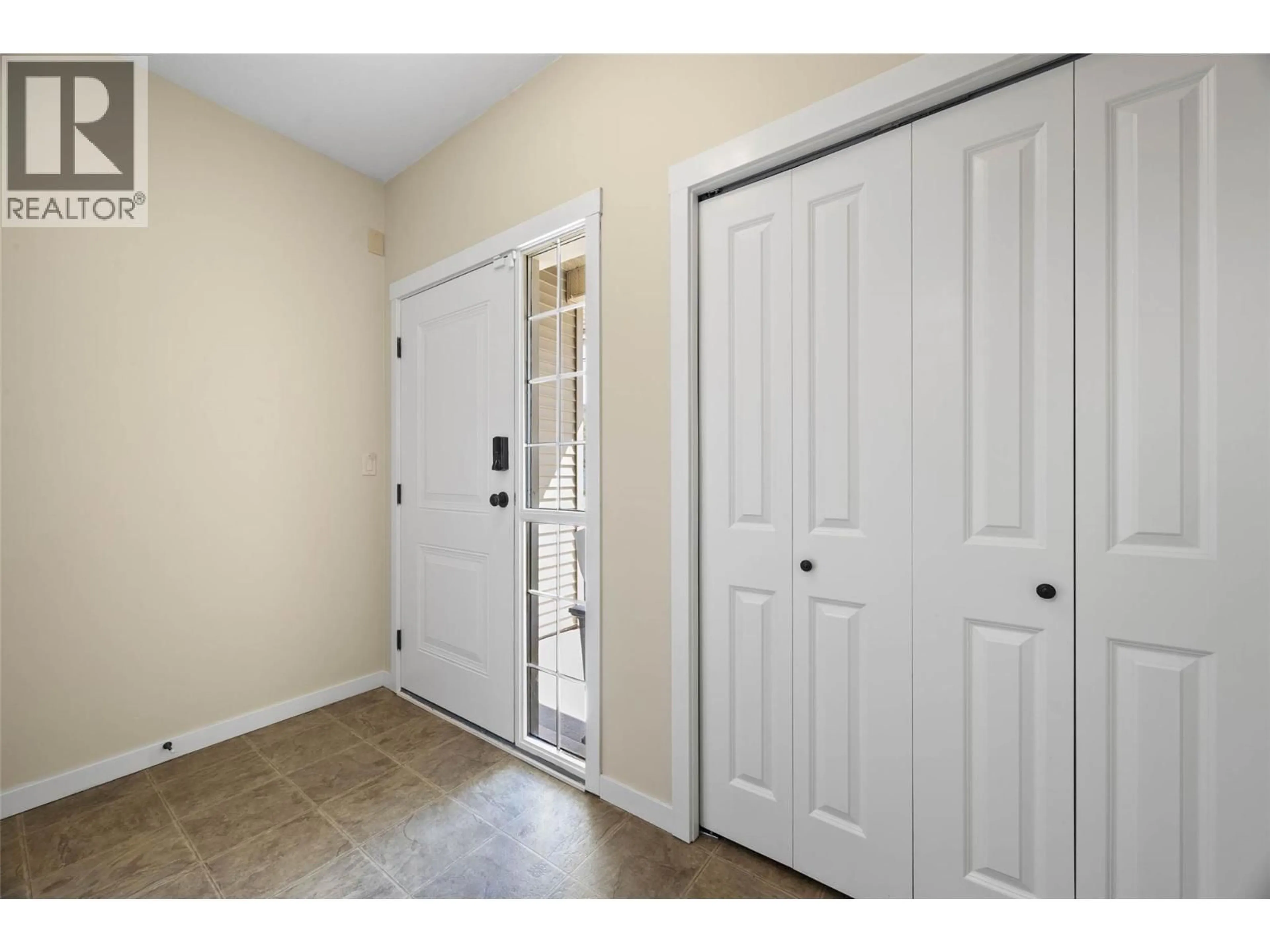Indoor entryway for 872 KITAMOTO ROAD, Kamloops British Columbia V2B6H6