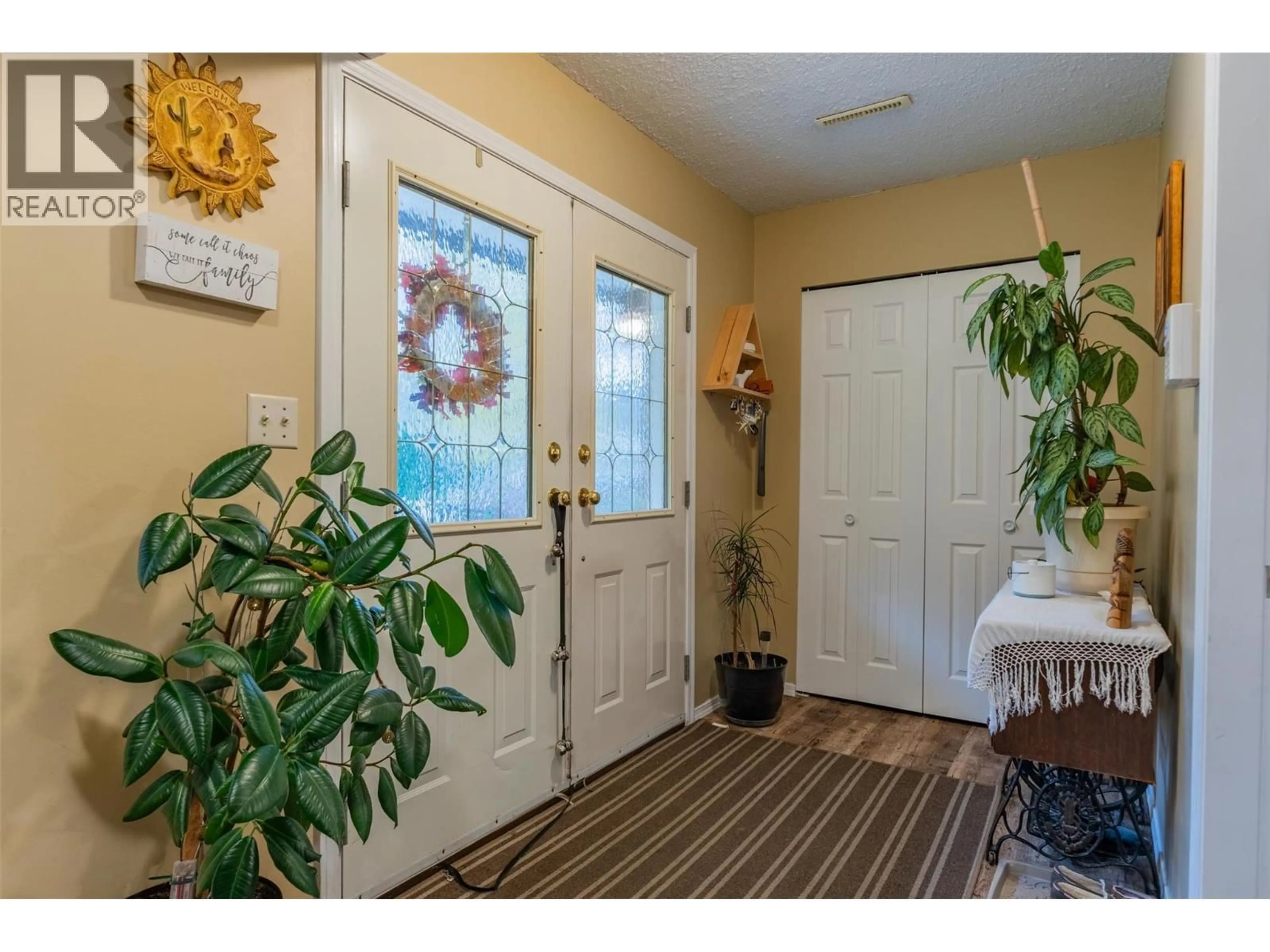 Indoor entryway for 1224 THIRD AVENUE, Trail British Columbia V1R1P2