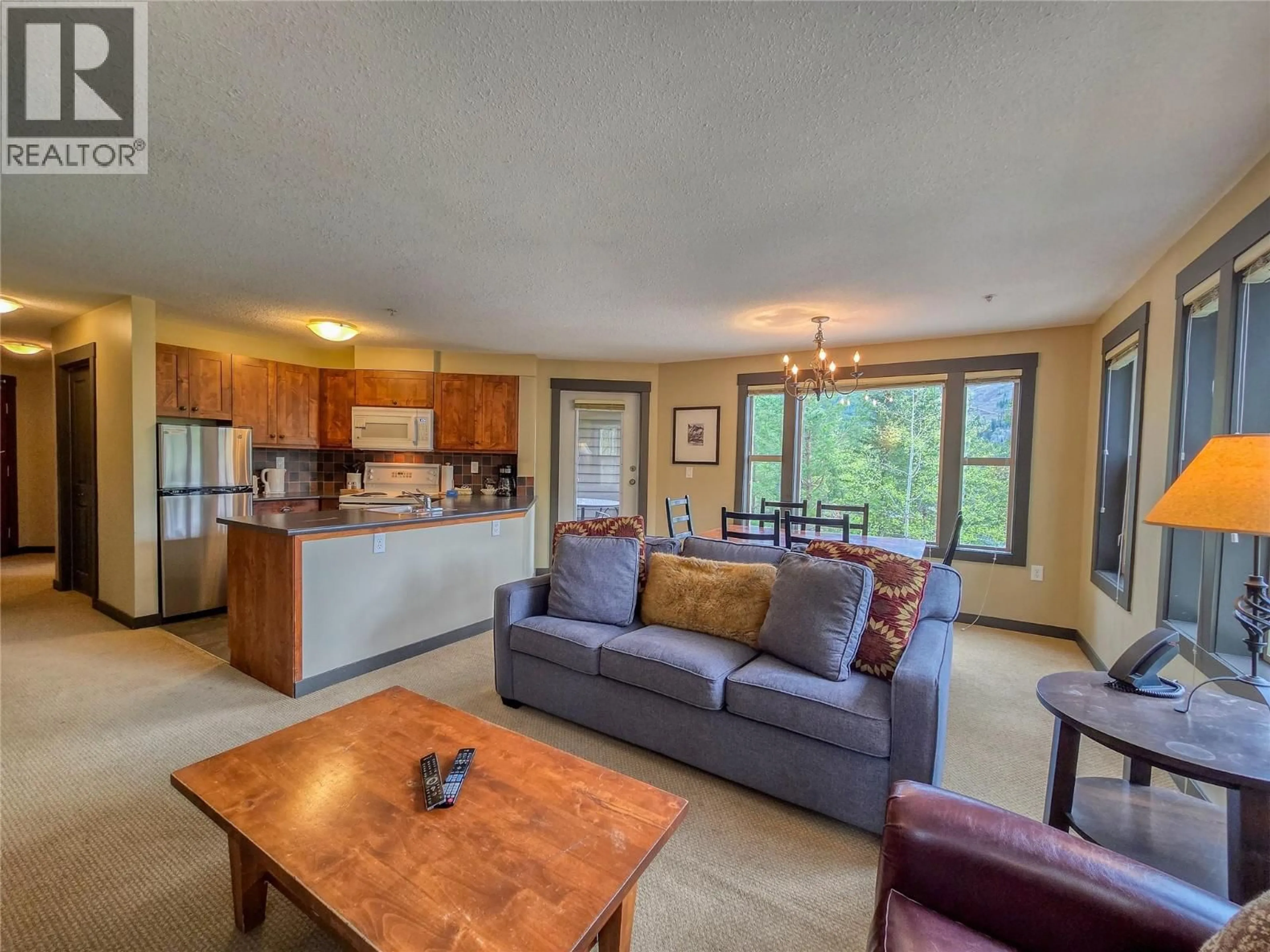 Living room with furniture, unknown for 308 - 2070 SUMMIT DRIVE, Panorama British Columbia V0A1T0