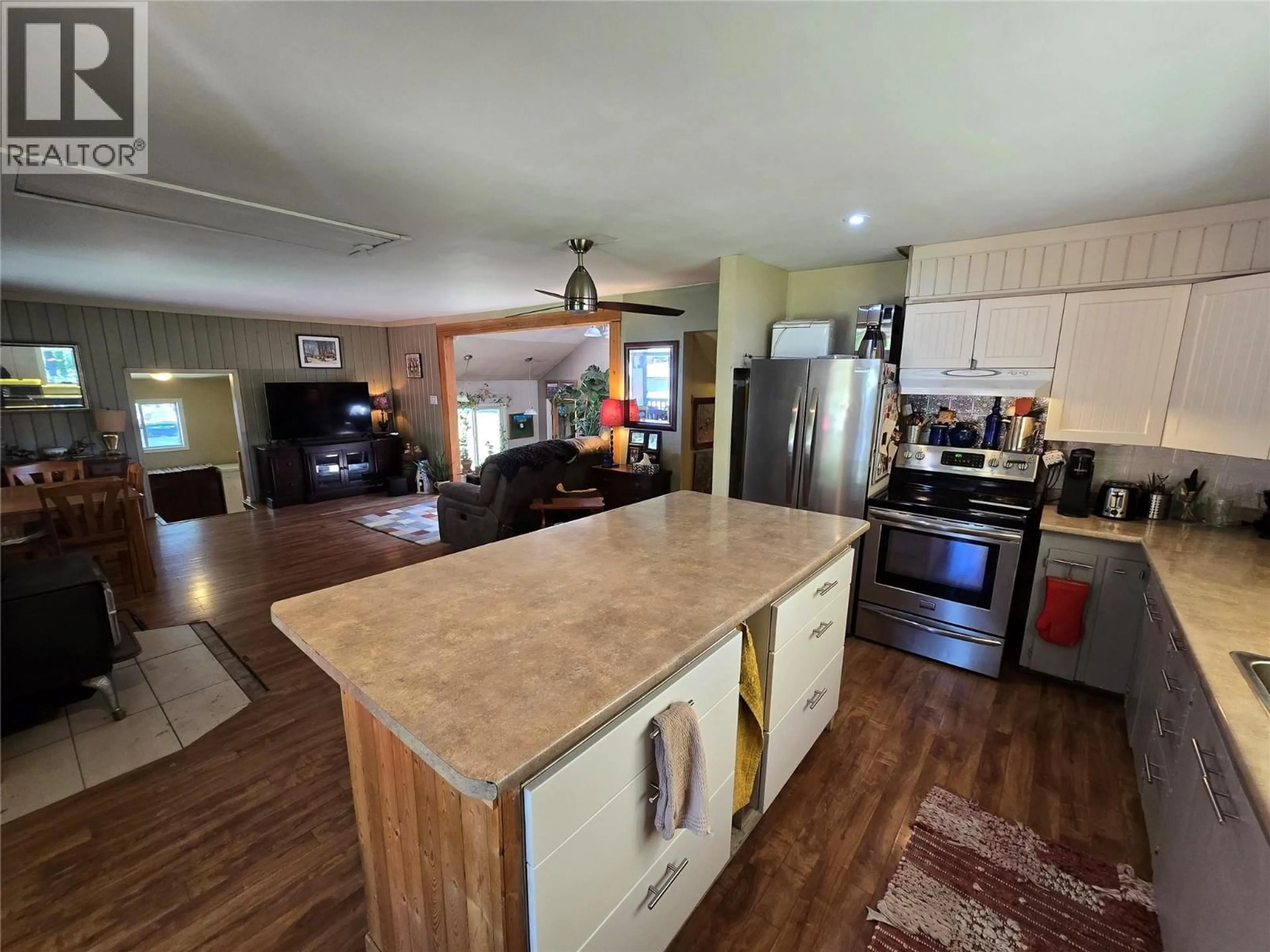 Open concept kitchen, wood/laminate floor for 309 OLD NORTH THOMPSON HIGHWAY, Clearwater British Columbia V0E1N2