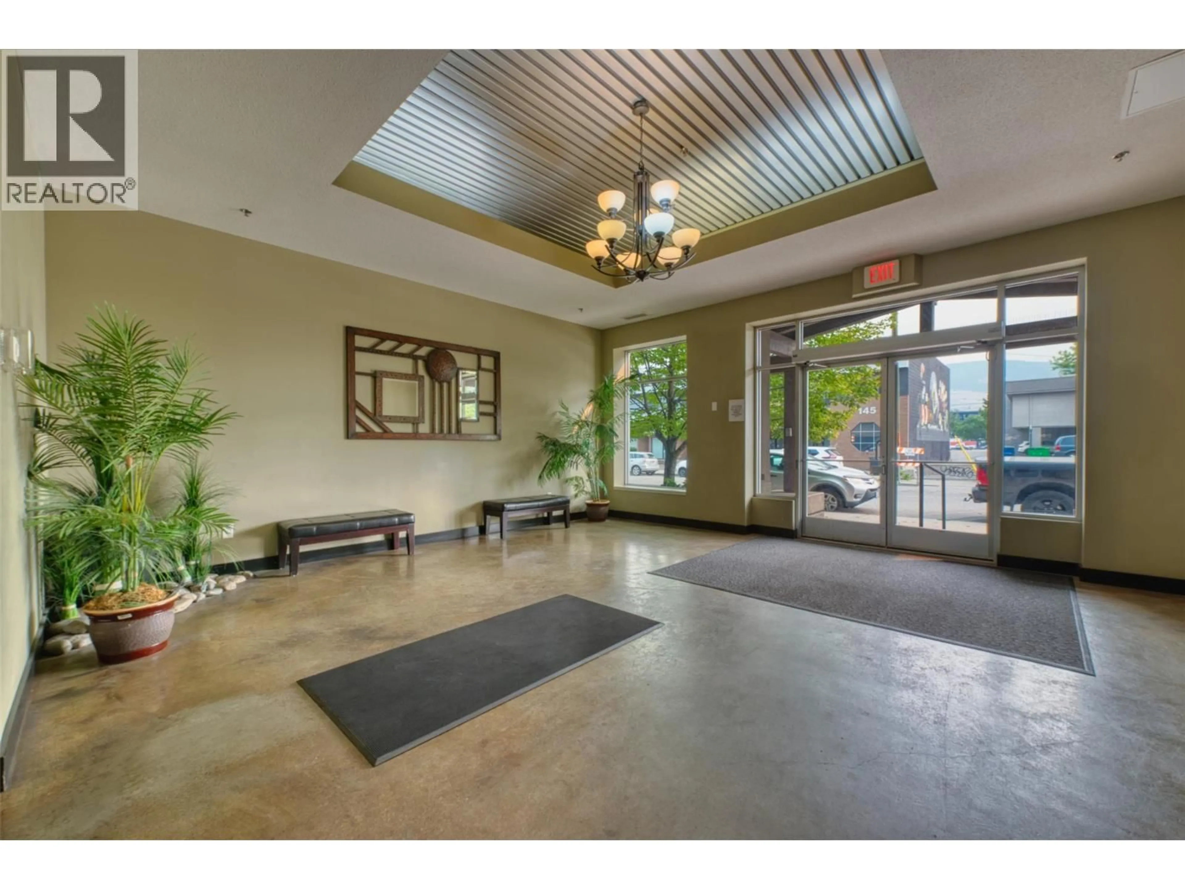 Indoor foyer for 302 - 140 ASHER ROAD, Kelowna British Columbia V1X3H6