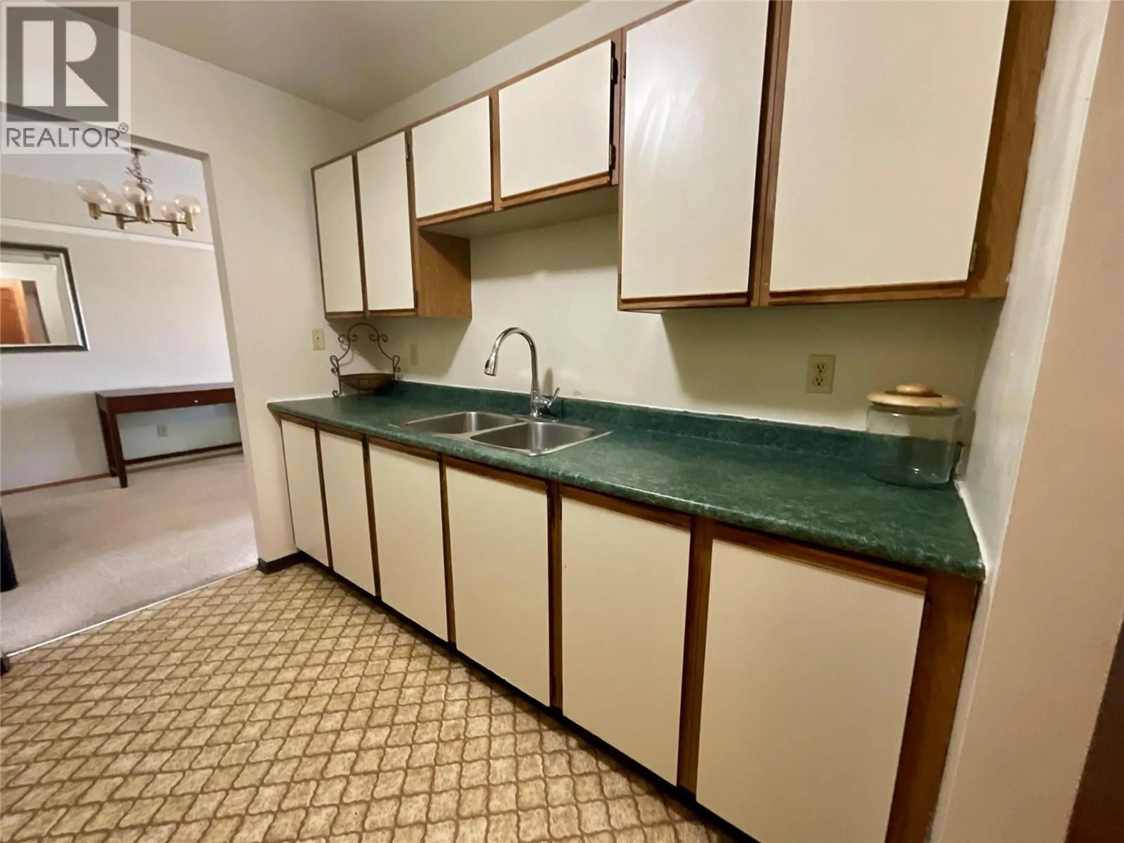 Standard kitchen, unknown for 211 - 320 NORTHGATE OTHER, Tumbler Ridge British Columbia V0C2W0