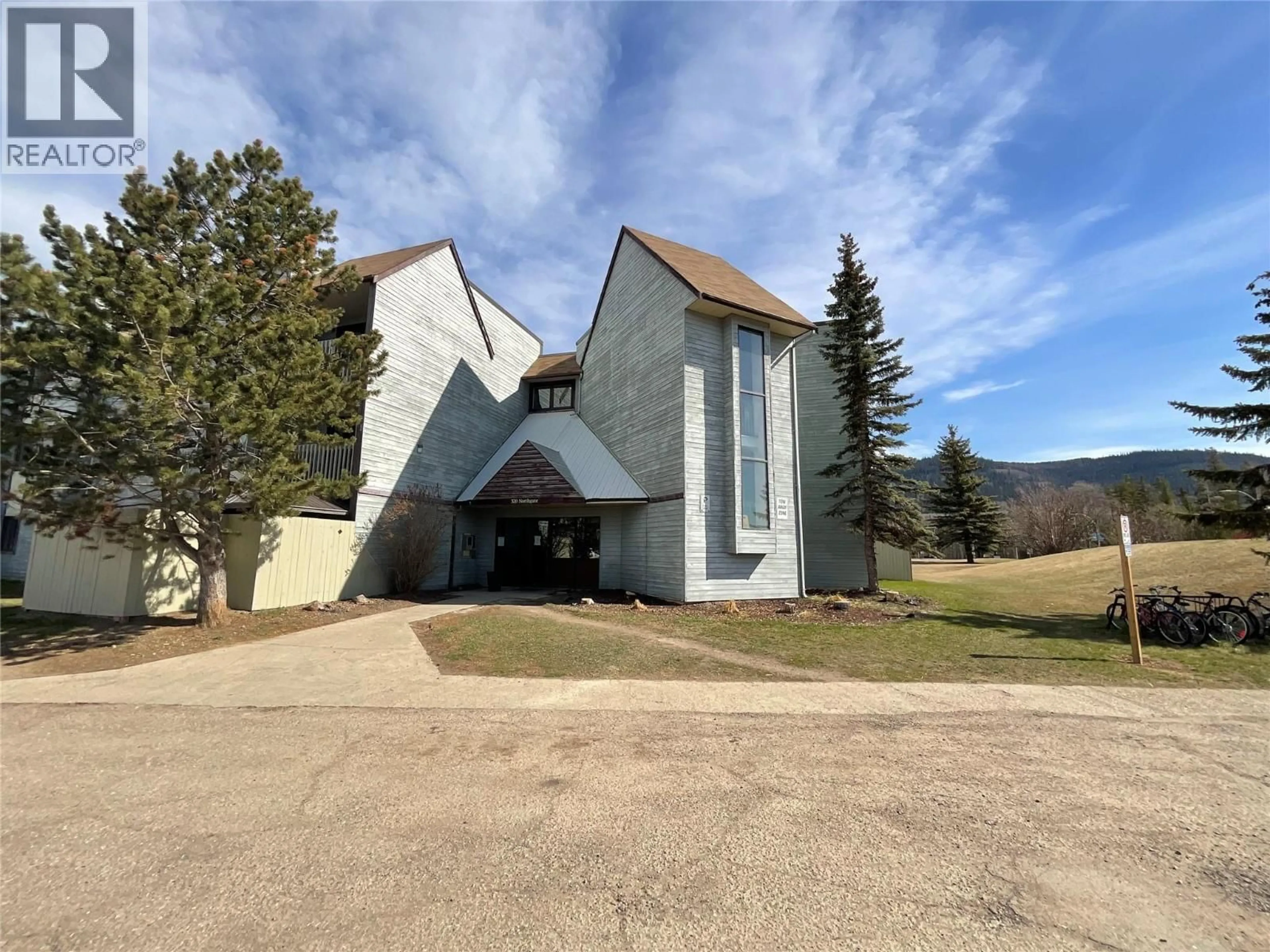 Indoor foyer for 211 - 320 NORTHGATE OTHER, Tumbler Ridge British Columbia V0C2W0