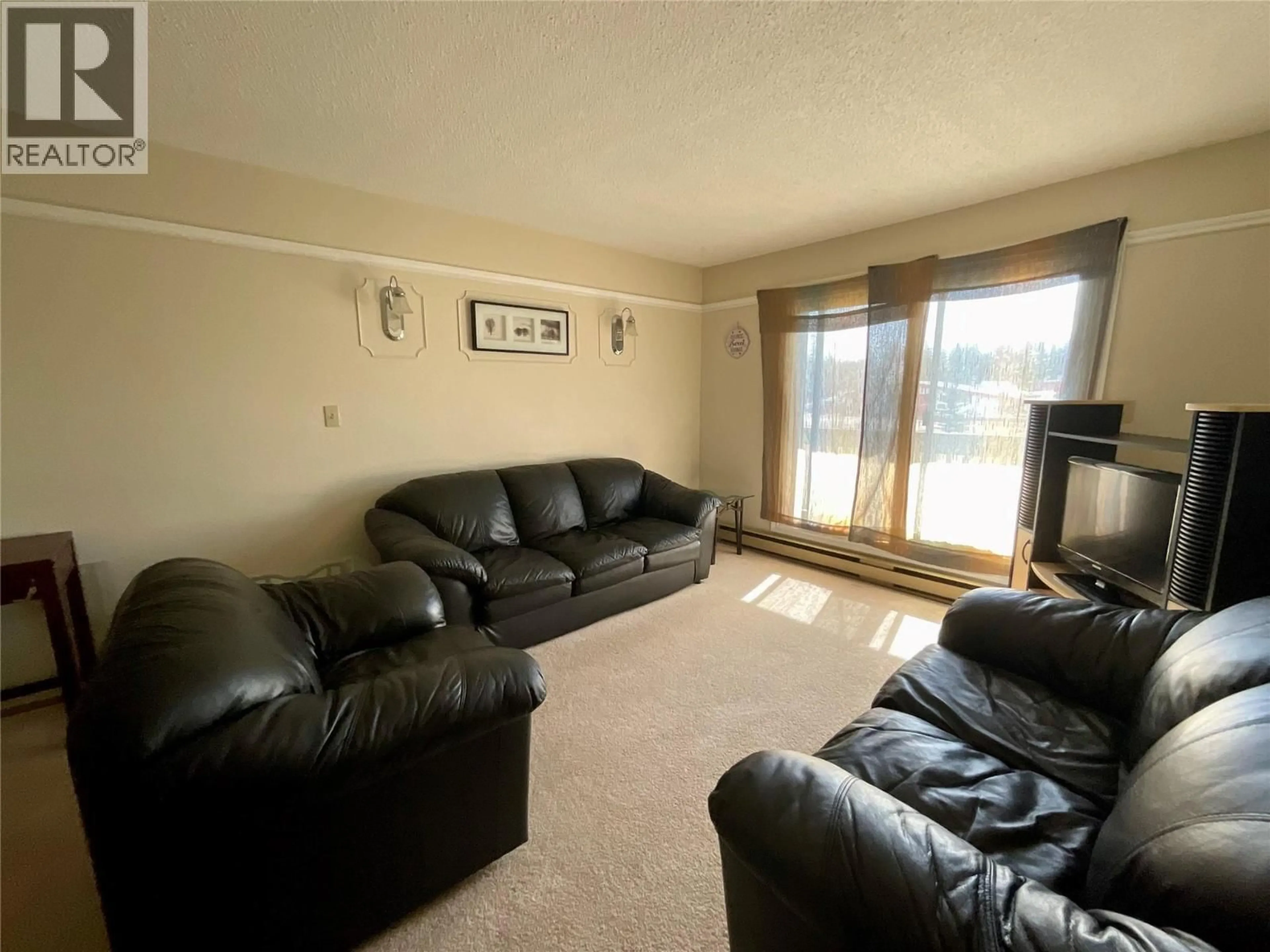 Living room with furniture, unknown for 211 - 320 NORTHGATE OTHER, Tumbler Ridge British Columbia V0C2W0