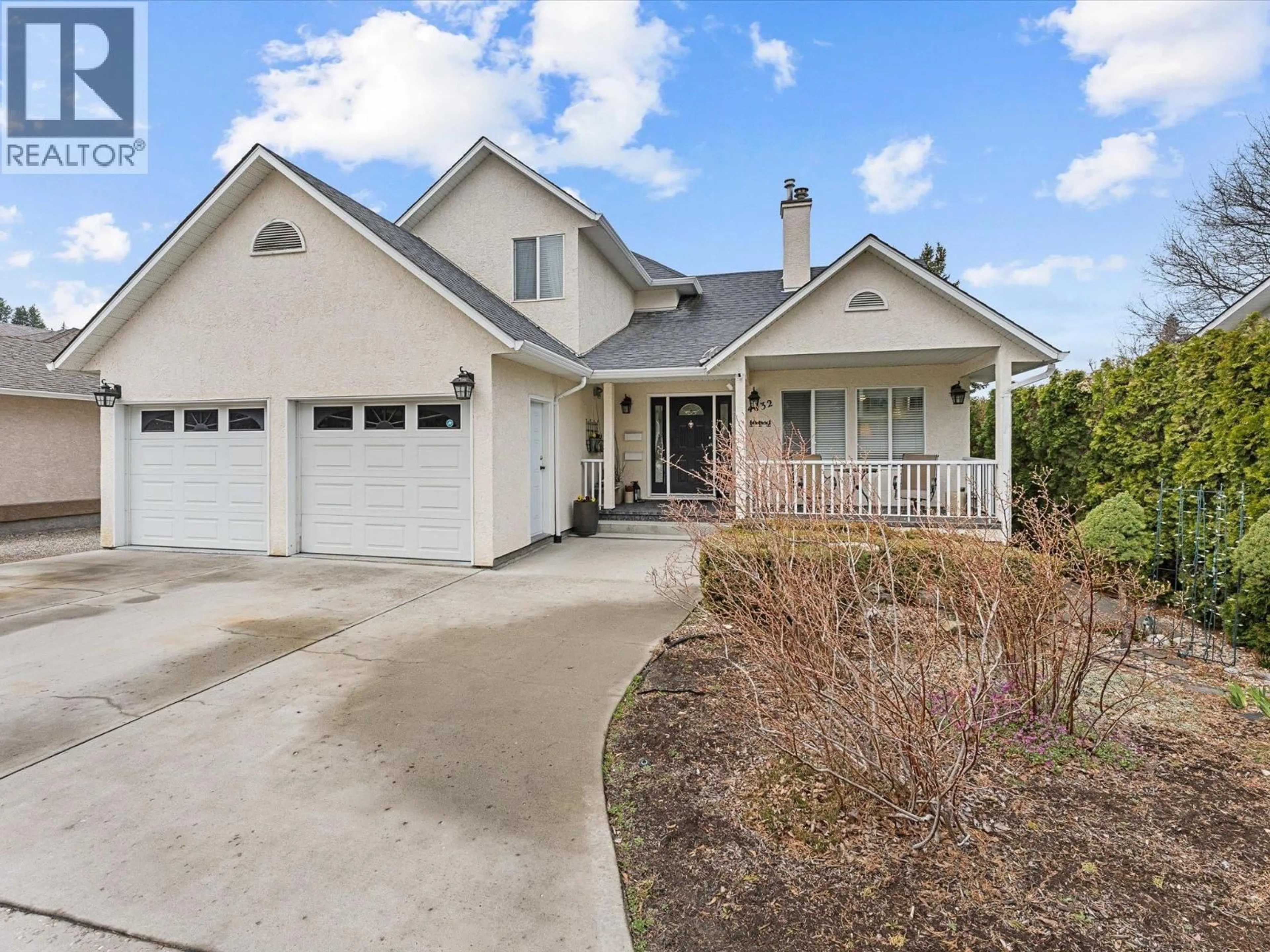 Home with vinyl exterior material, street for 4632 GORDON DRIVE, Kelowna British Columbia V1W1T6