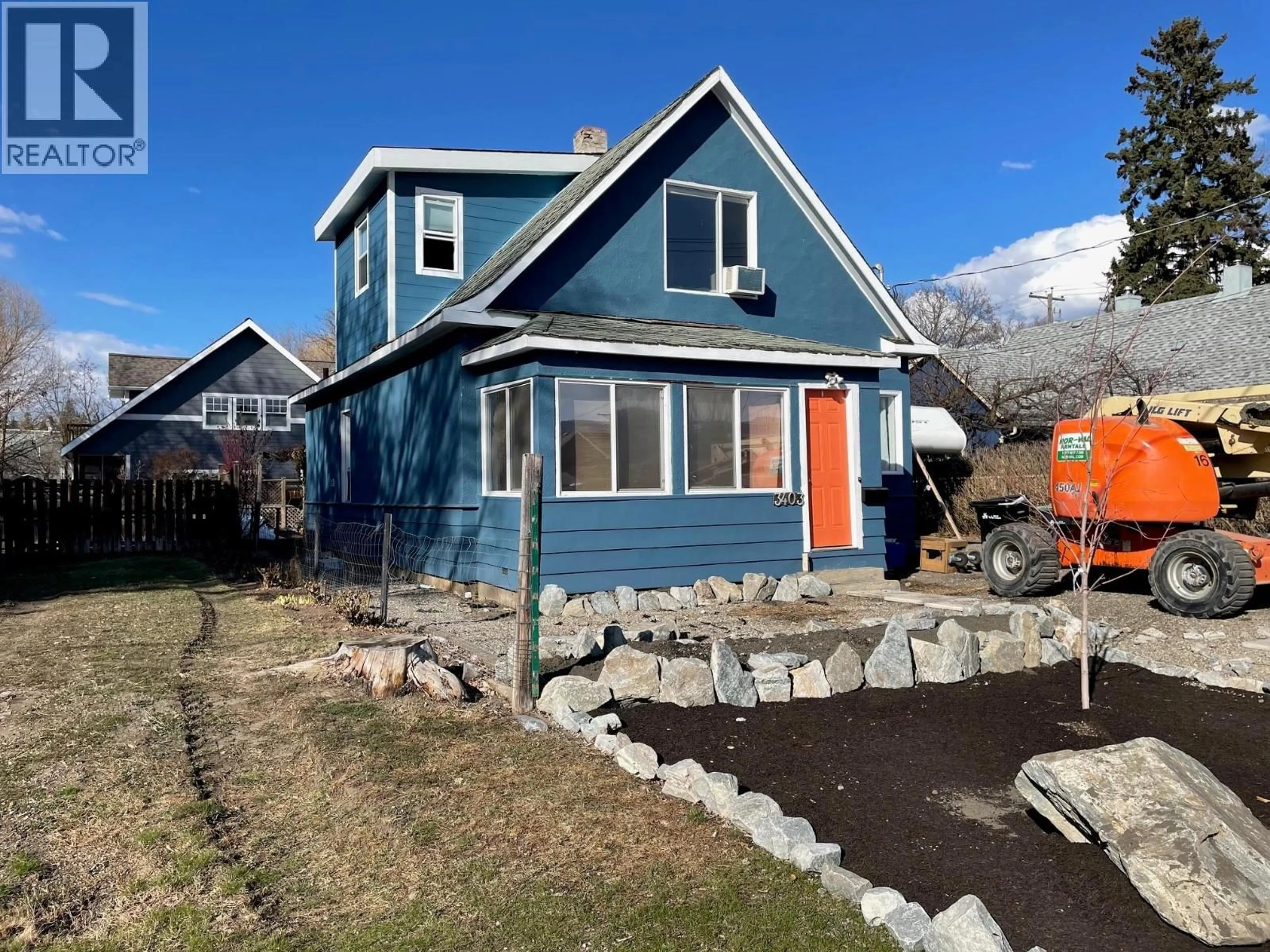 Home with vinyl exterior material, unknown for 3403 33 AVENUE, Vernon British Columbia V1T2P2