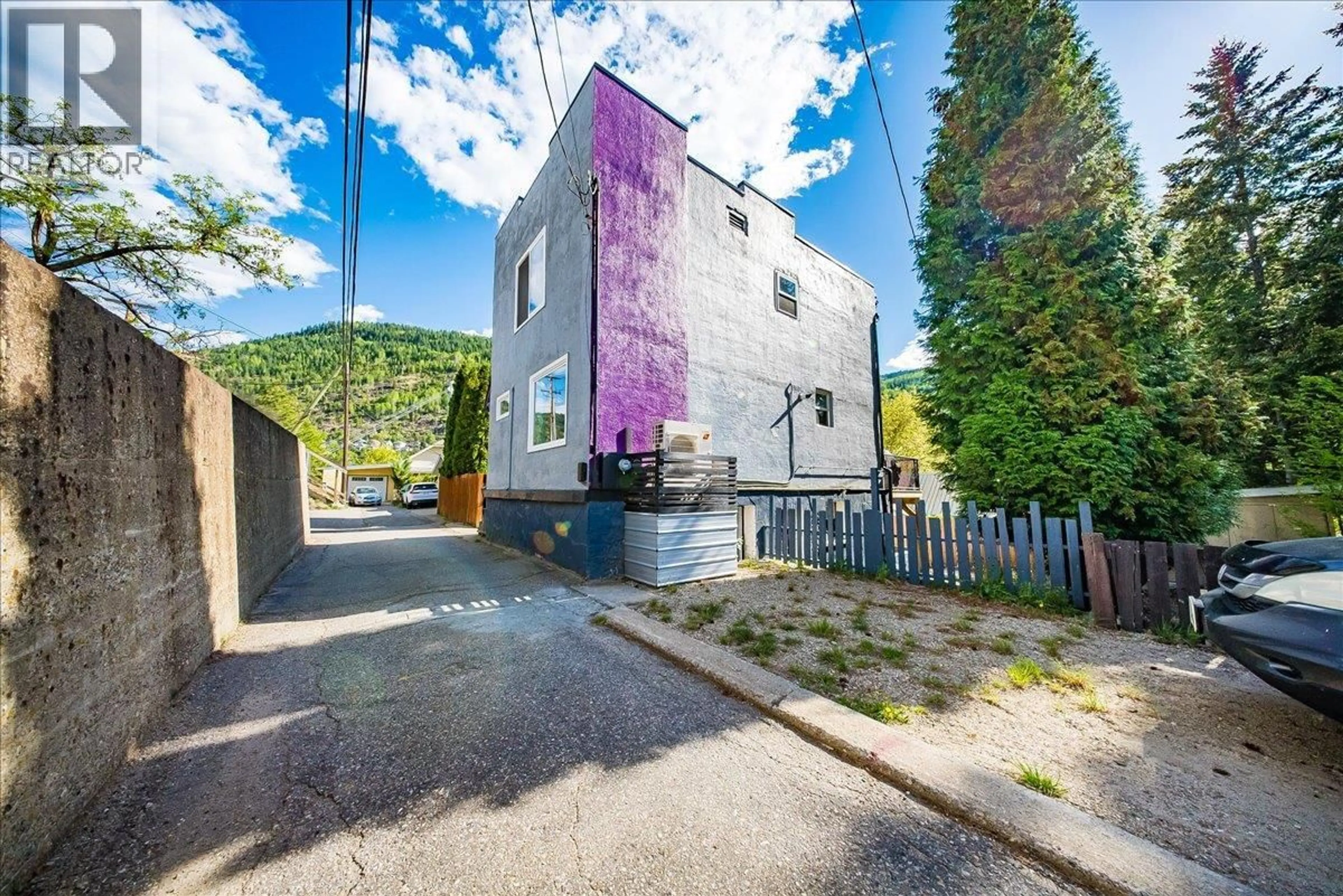 A pic from outside/outdoor area/front of a property/back of a property/a pic from drone, street for 1662 COLUMBIA AVENUE, Trail British Columbia V1R1K2