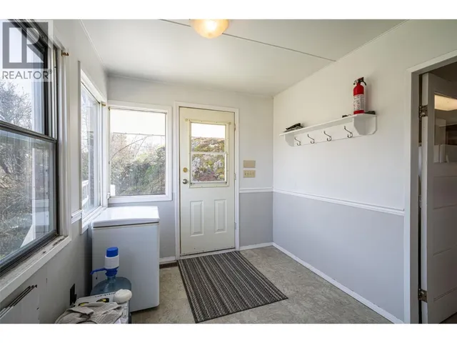 10091 6 HIGHWAY, Coldstream 5