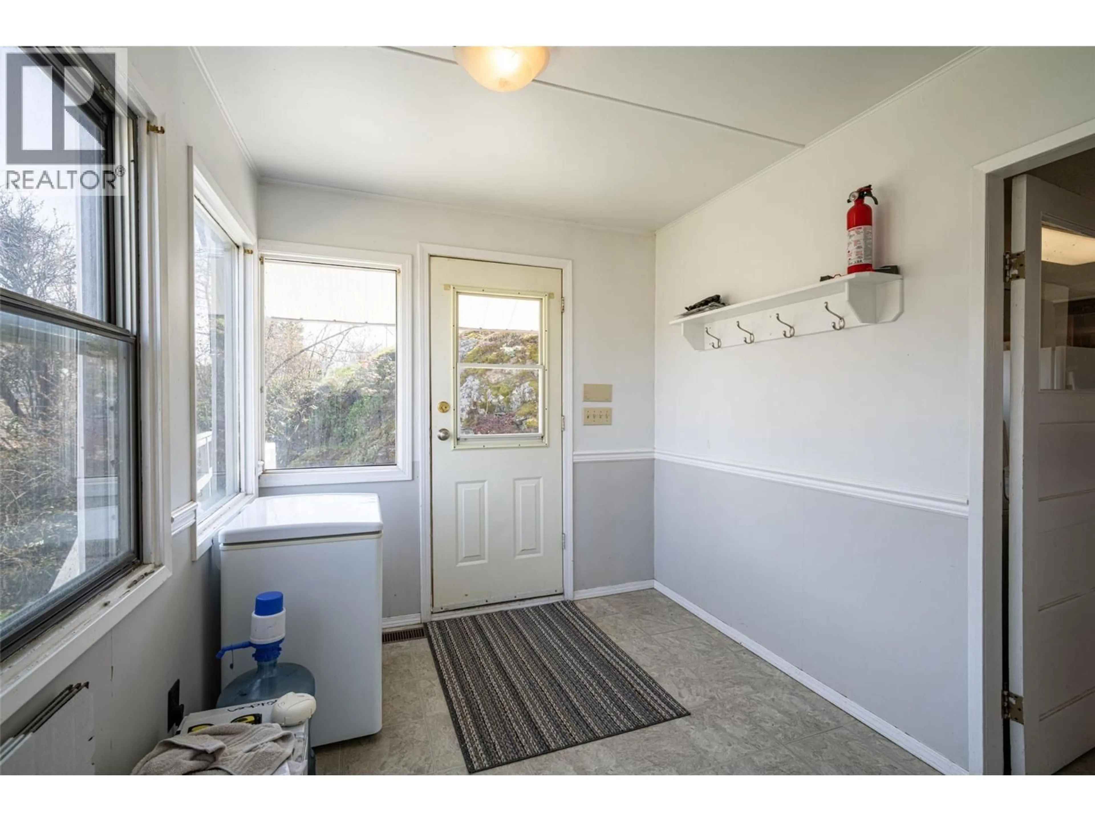 Indoor entryway for 10091 6 HIGHWAY, Coldstream British Columbia V1B3B6