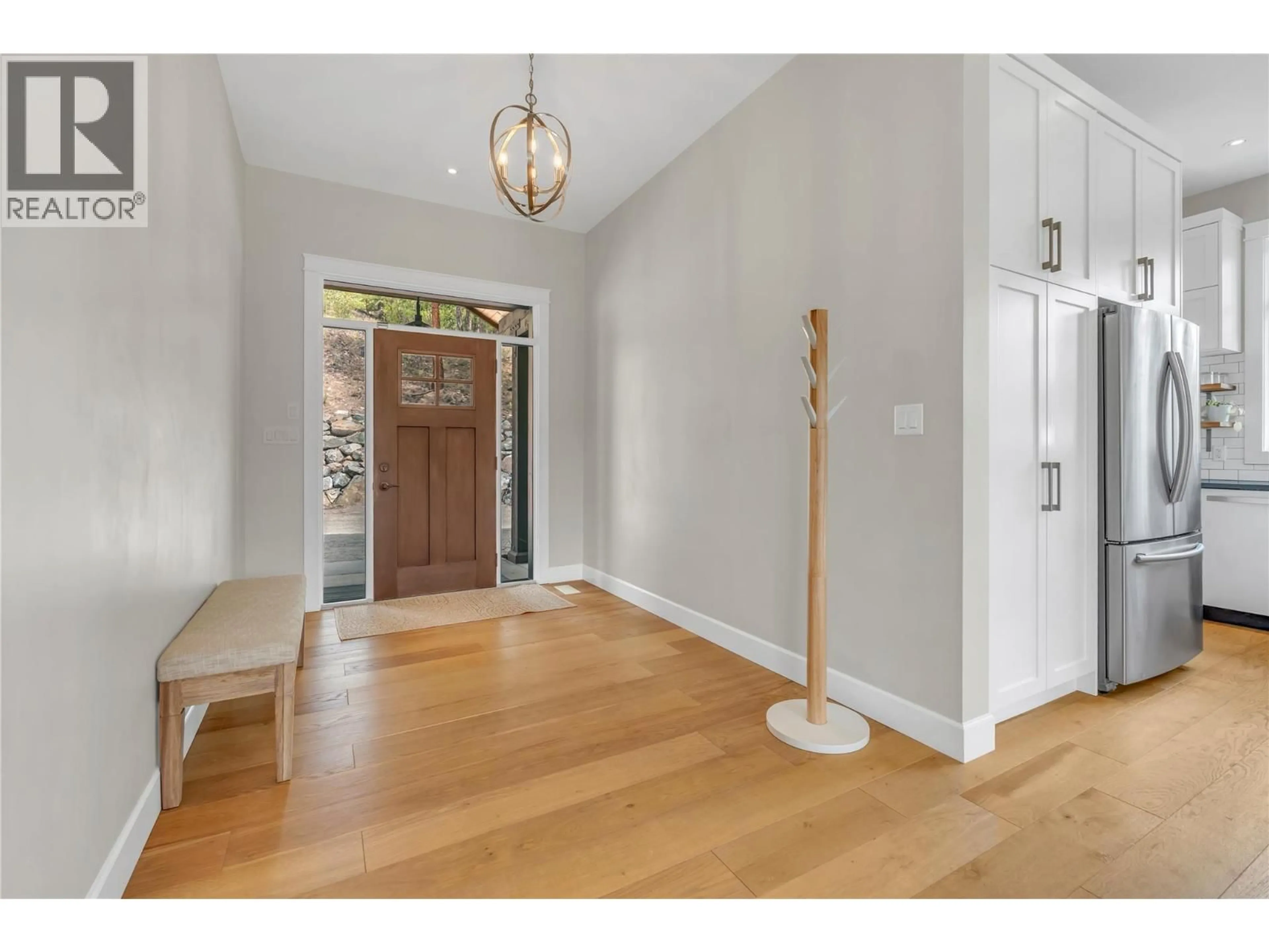 Indoor entryway for 8388 PRINCETON SUMMERLAND ROAD, Summerland British Columbia V0H1Z8