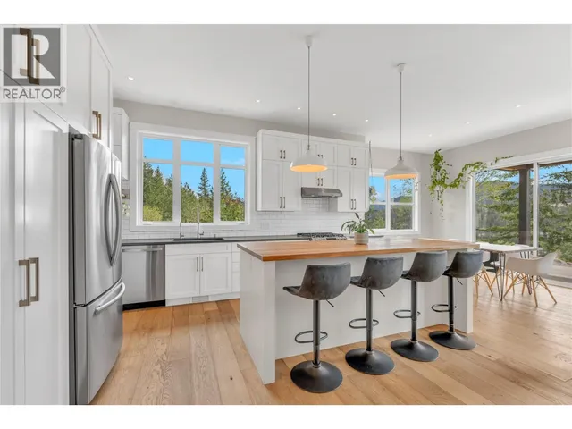 8388 PRINCETON SUMMERLAND ROAD, Summerland 3