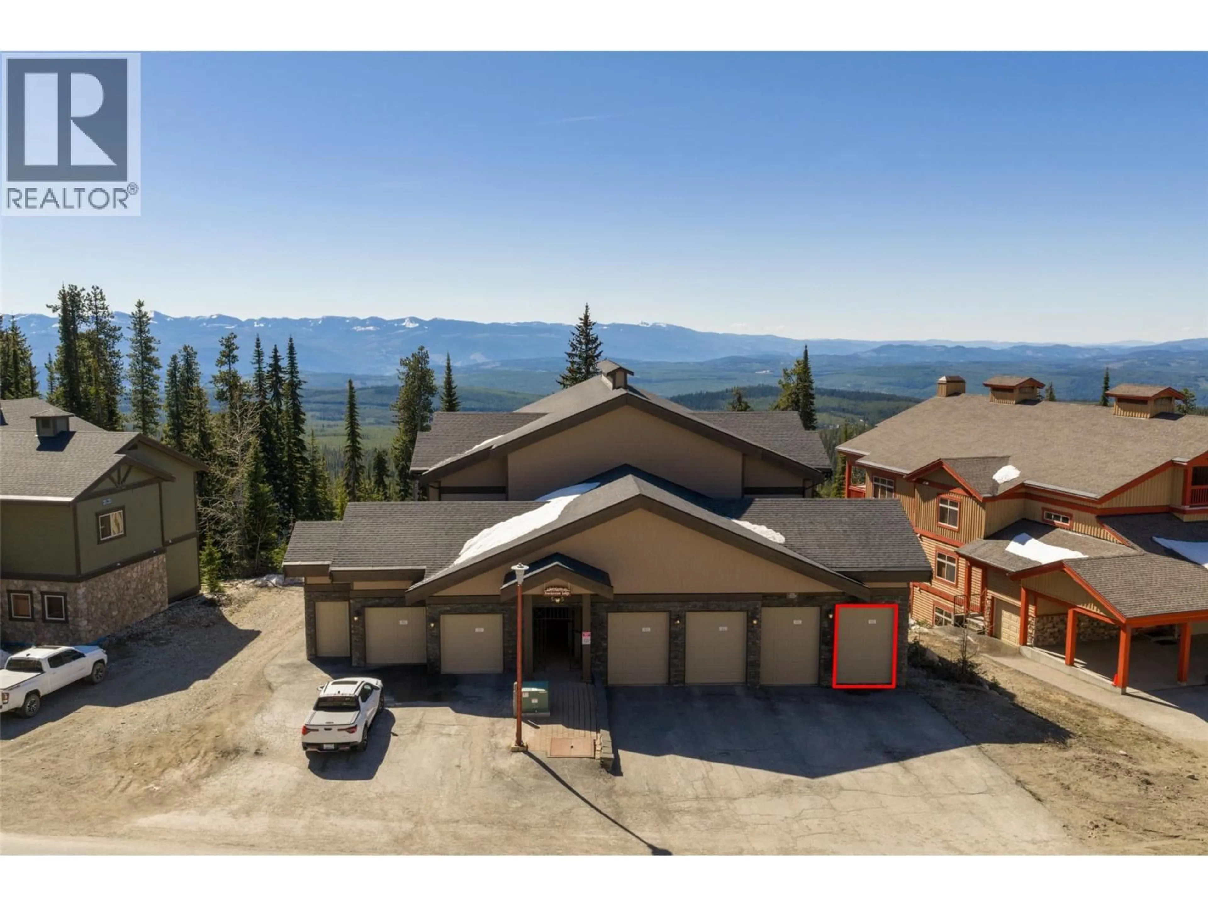 A pic from outside/outdoor area/front of a property/back of a property/a pic from drone, mountain view for 6 - 5895 SNOW PINES WAY, Big White British Columbia V1P1P3