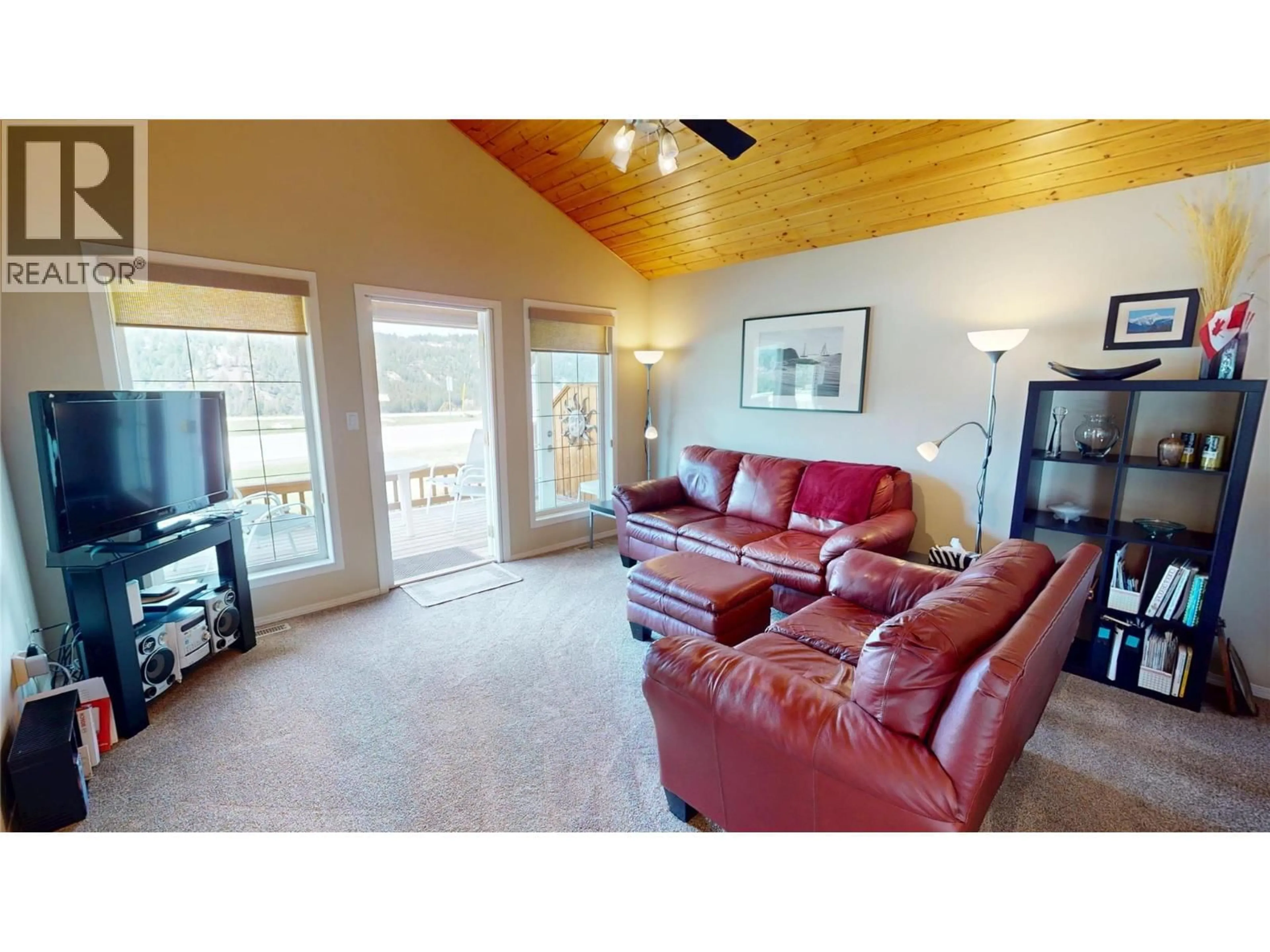 Living room with furniture, unknown for 451 13TH AVENUE, Invermere British Columbia V0A1K4