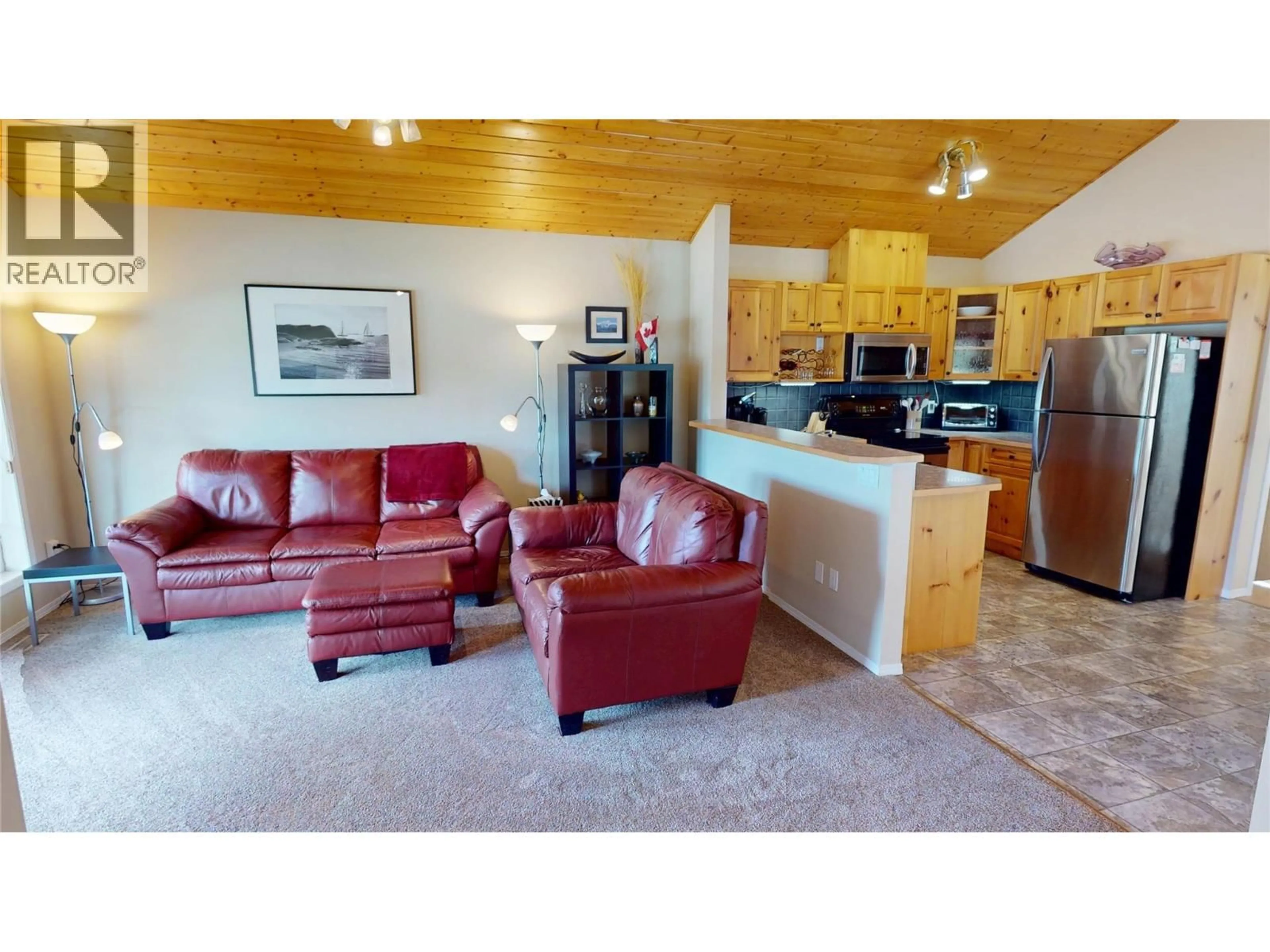 Living room with furniture, unknown for 451 13TH AVENUE, Invermere British Columbia V0A1K4