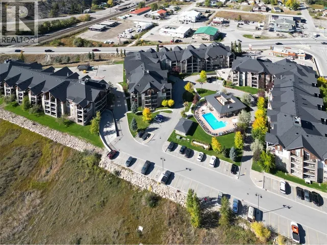 1314 - 205 THIRD AVENUE, Invermere 2