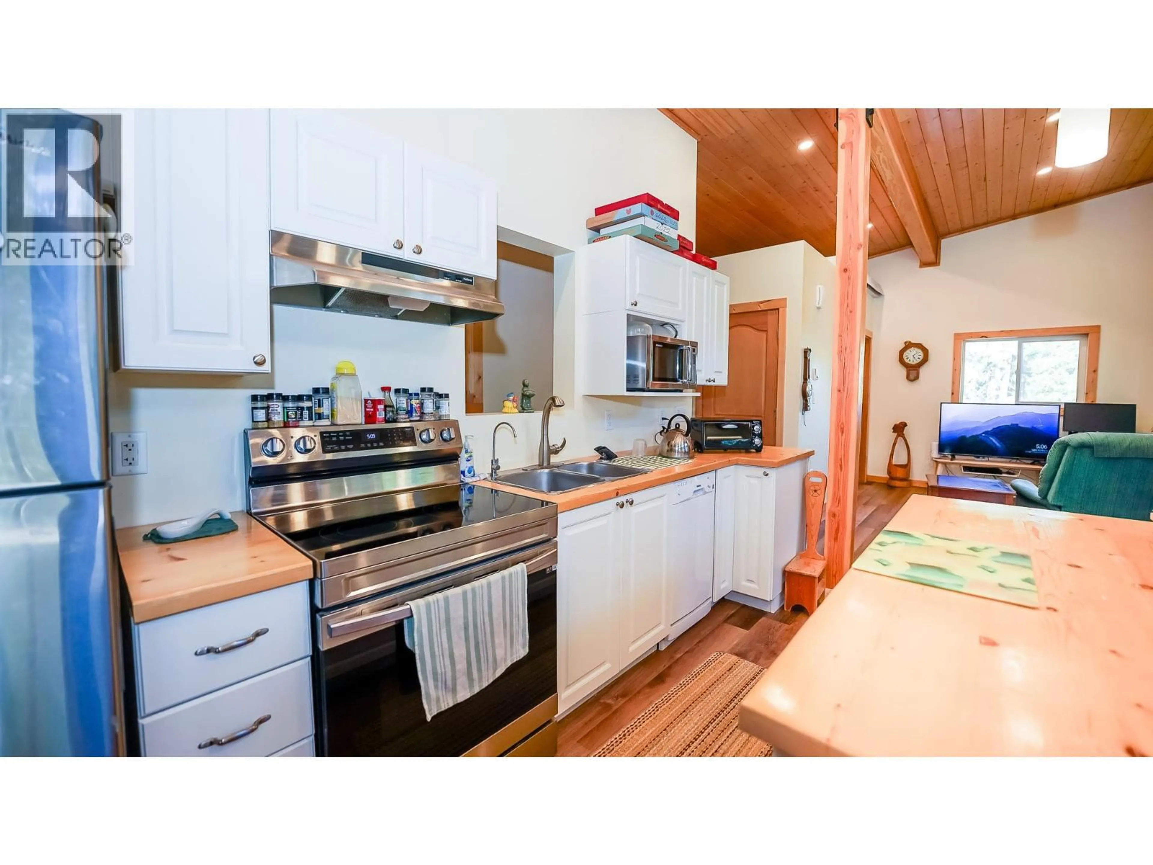 Standard kitchen, wood/laminate floor for 1771 SKIMIKIN ROAD, Tappen British Columbia V0E2X0