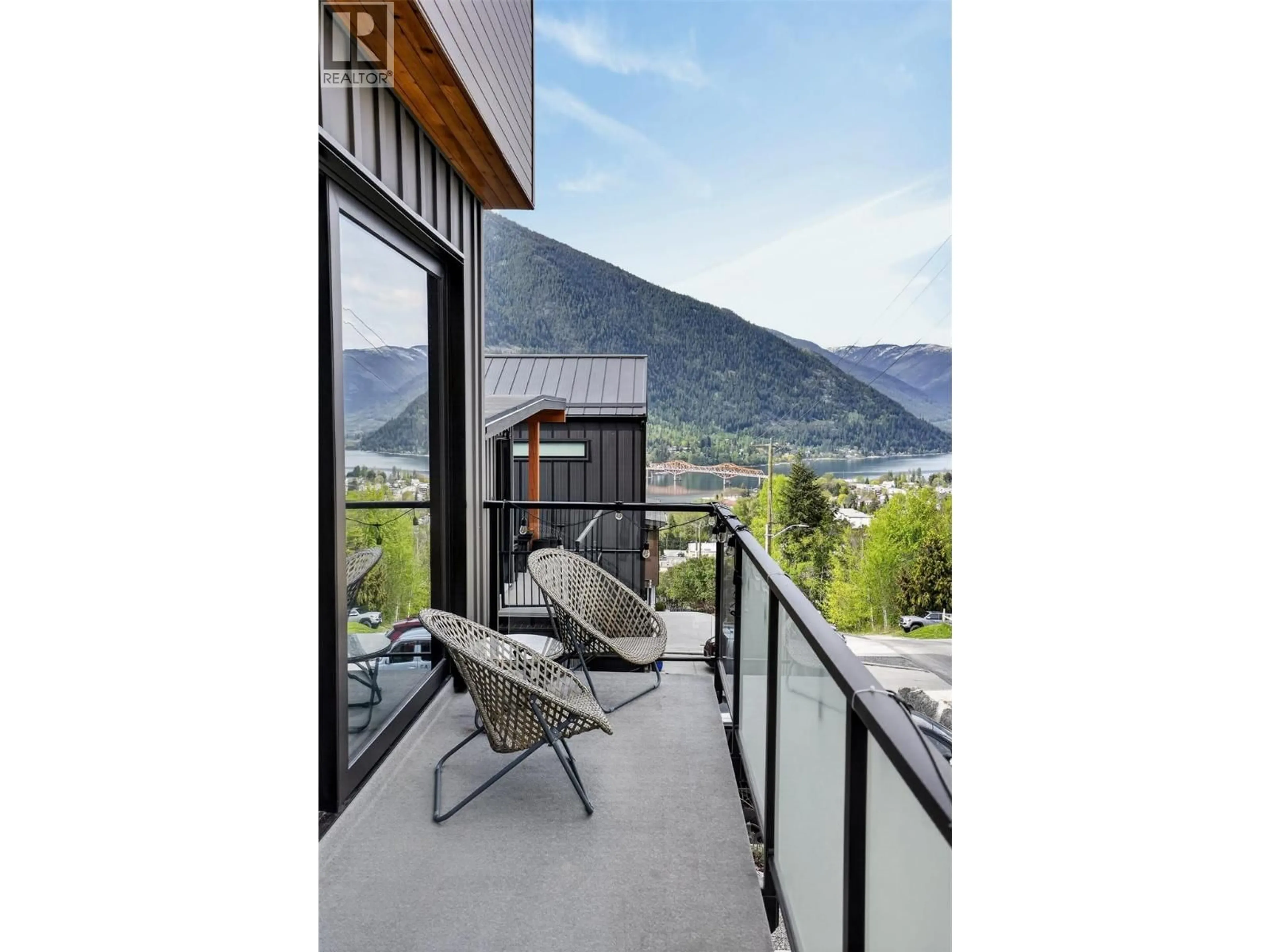 Patio, mountain view for 9 - 9 PINE STREET, Nelson British Columbia V1L2J8