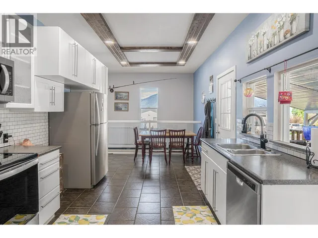 432 9TH AVENUE SOUTH, Creston 5