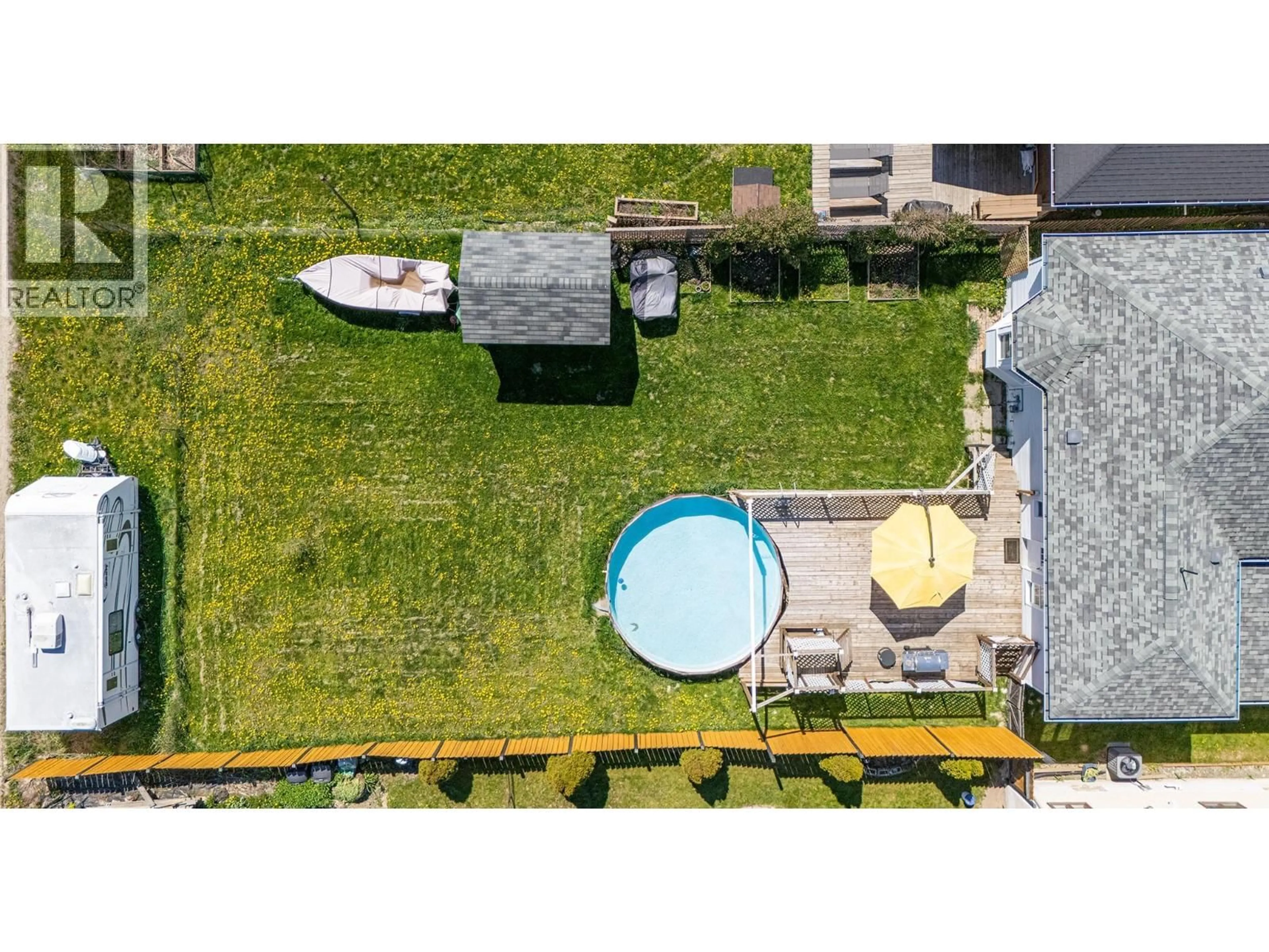 A pic from outside/outdoor area/front of a property/back of a property/a pic from drone, street for 432 9TH AVENUE SOUTH, Creston British Columbia V0B1G3
