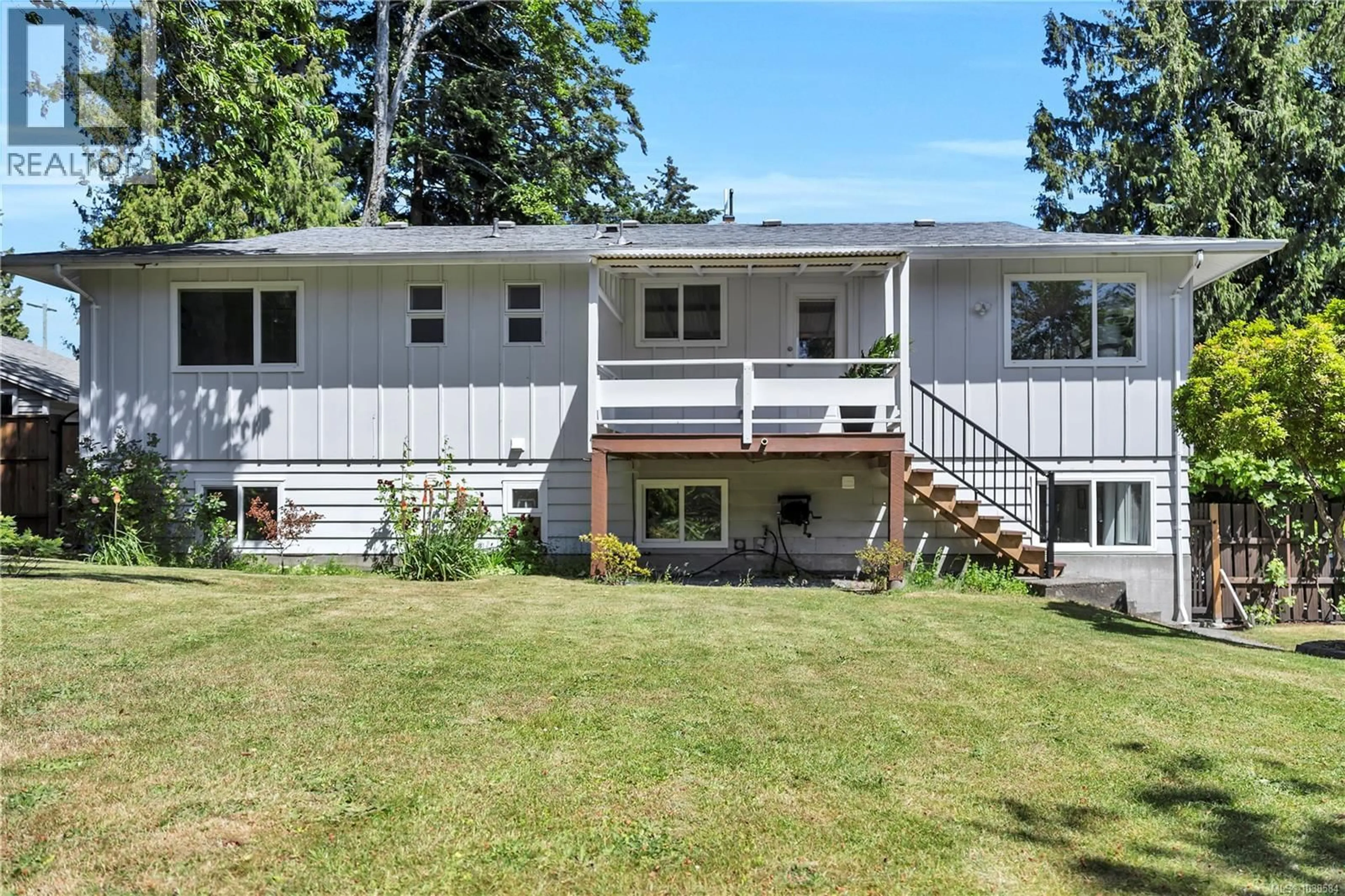 Home with vinyl exterior material, unknown for 1860 BAY STREET, Nanaimo British Columbia V9T3A3