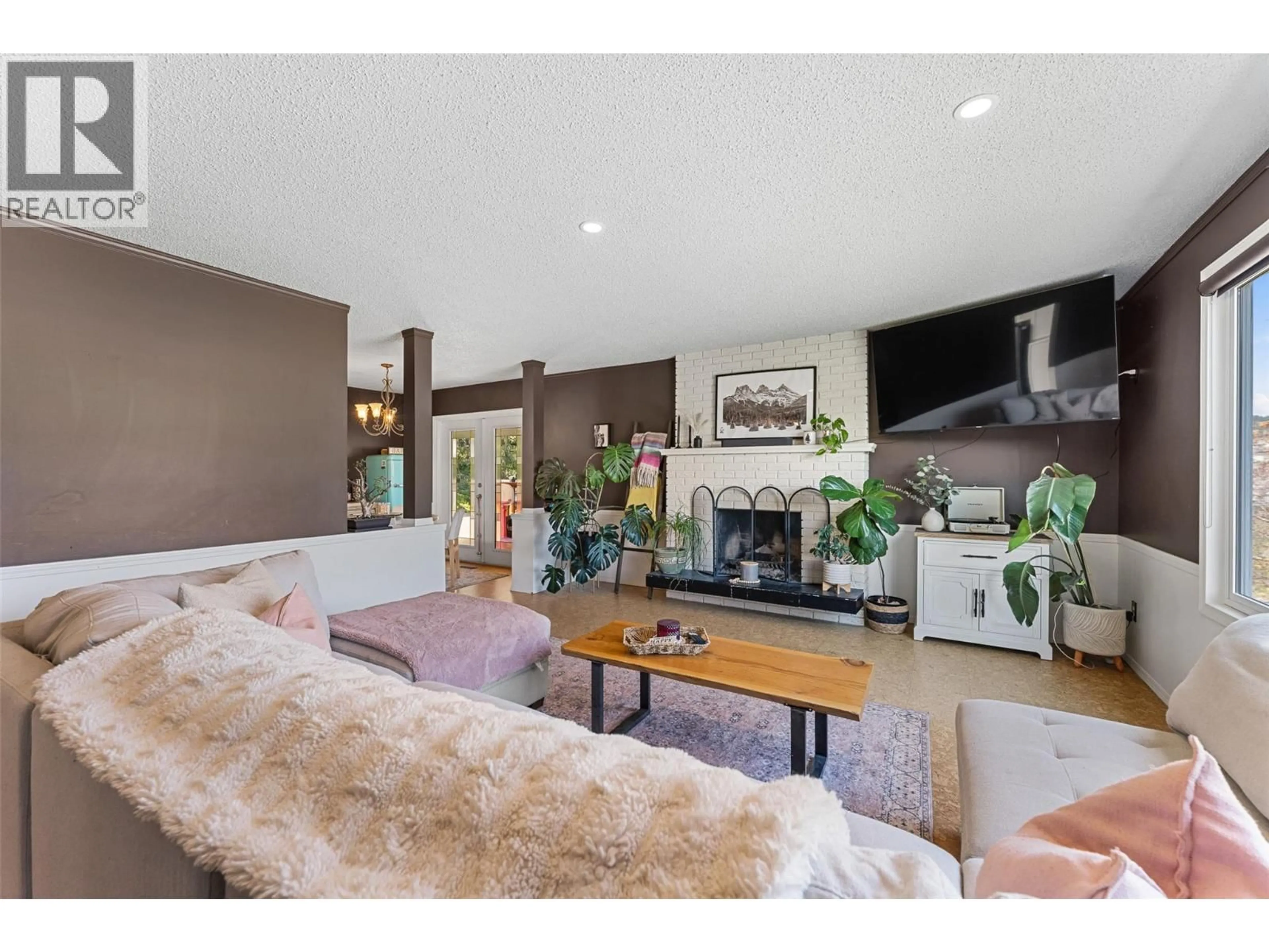 Living room with furniture, unknown for 2114 VERDE VISTA ROAD, Kelowna British Columbia V1P1G5