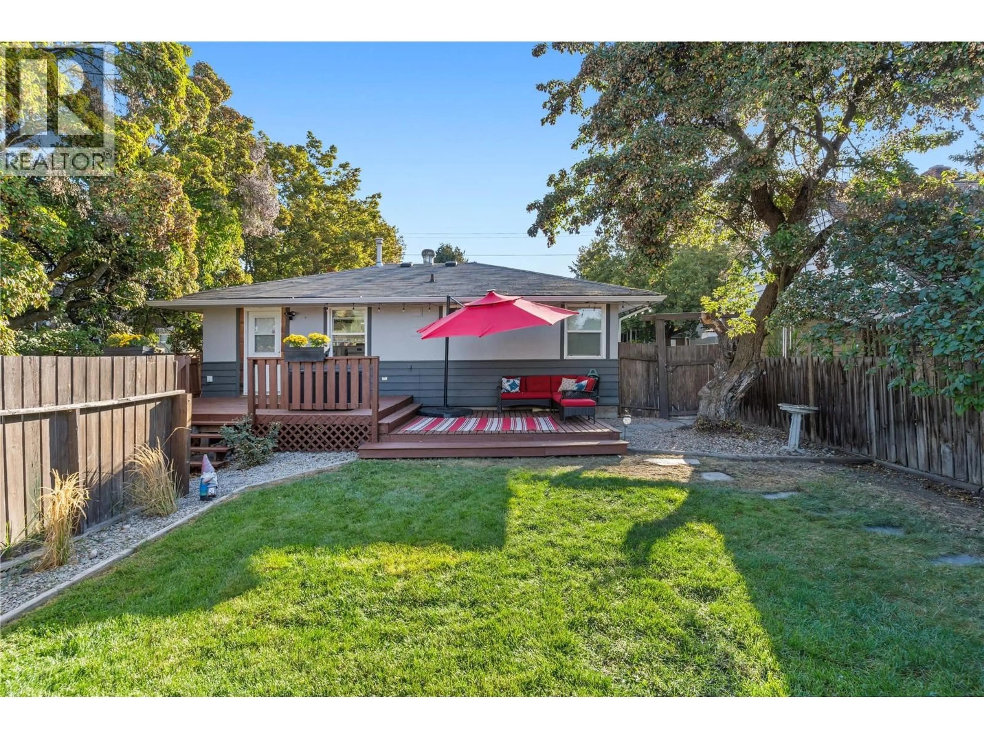 A pic from outside/outdoor area/front of a property/back of a property/a pic from drone, street for 3504 16 STREET, Vernon British Columbia V1T3X6