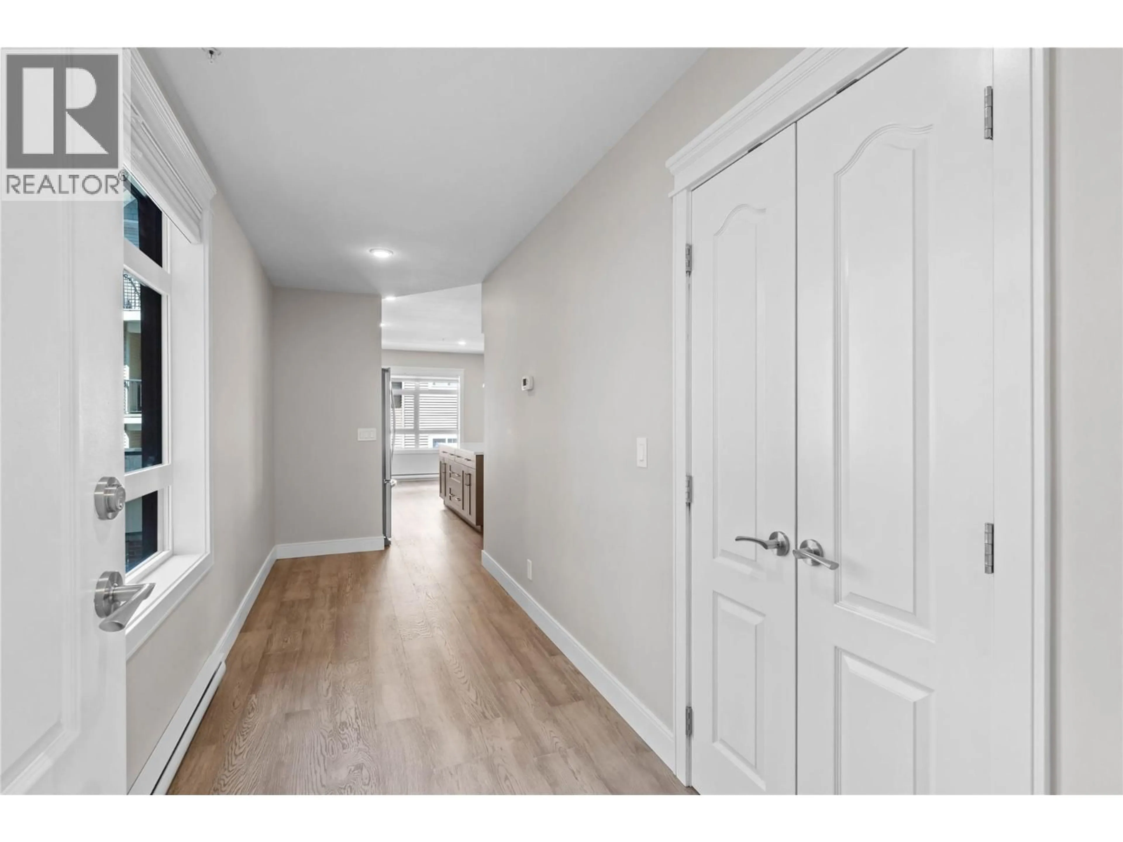 Indoor entryway for 201 - 568 LORNE STREET, Kamloops British Columbia V2C1W3