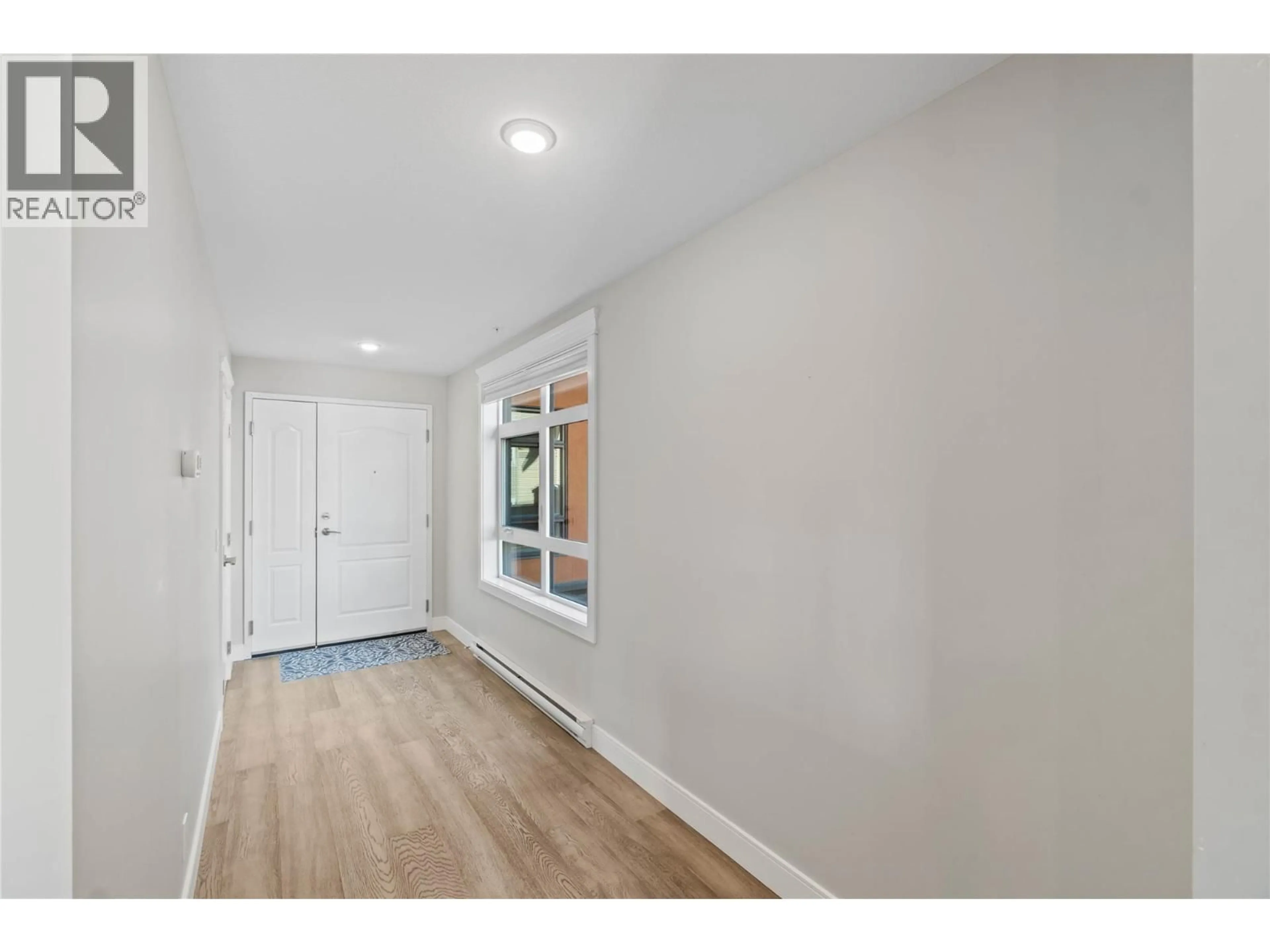 Indoor entryway for 201 - 568 LORNE STREET, Kamloops British Columbia V2C1W3