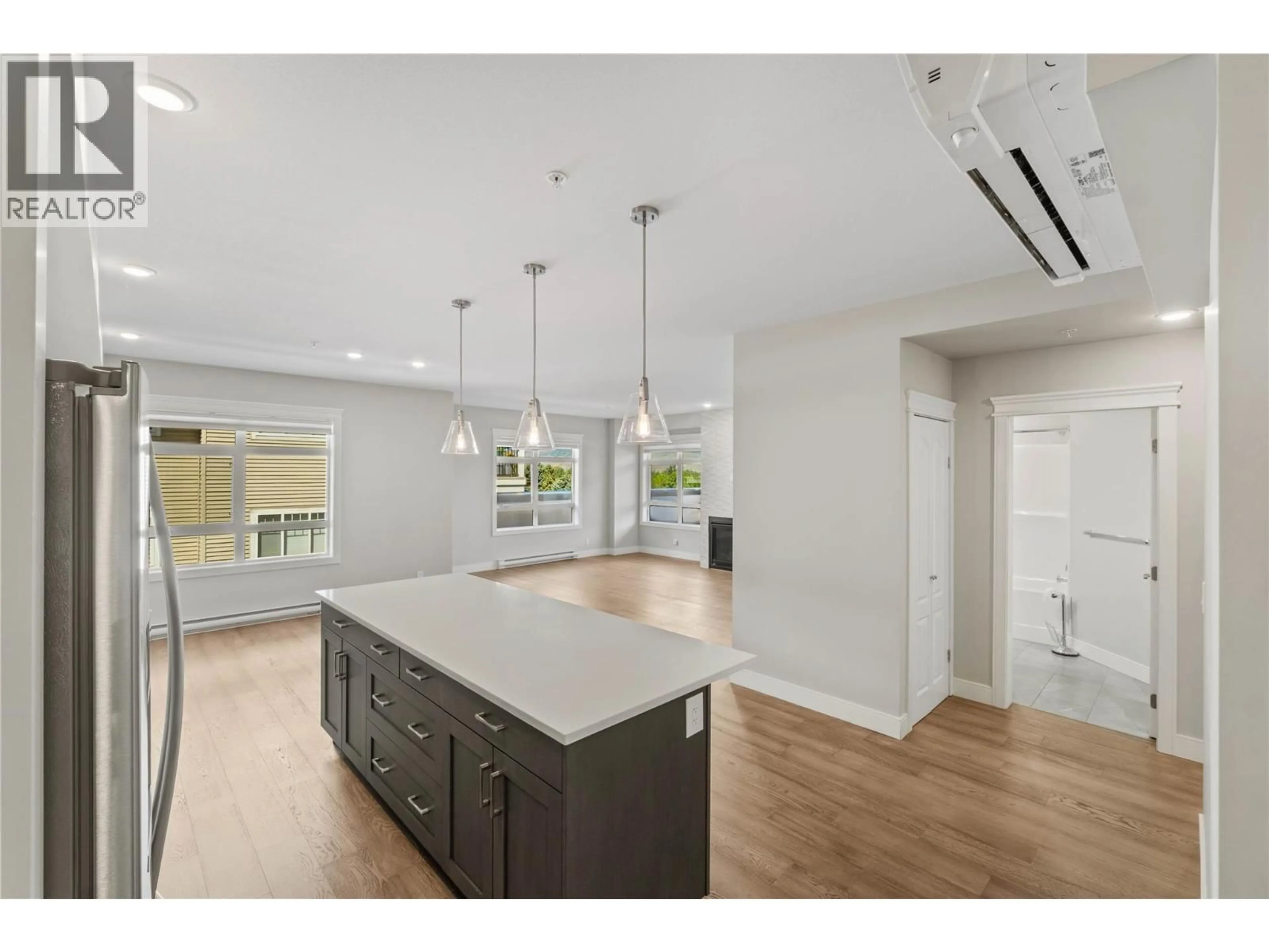 Open concept kitchen, unknown for 201 - 568 LORNE STREET, Kamloops British Columbia V2C1W3