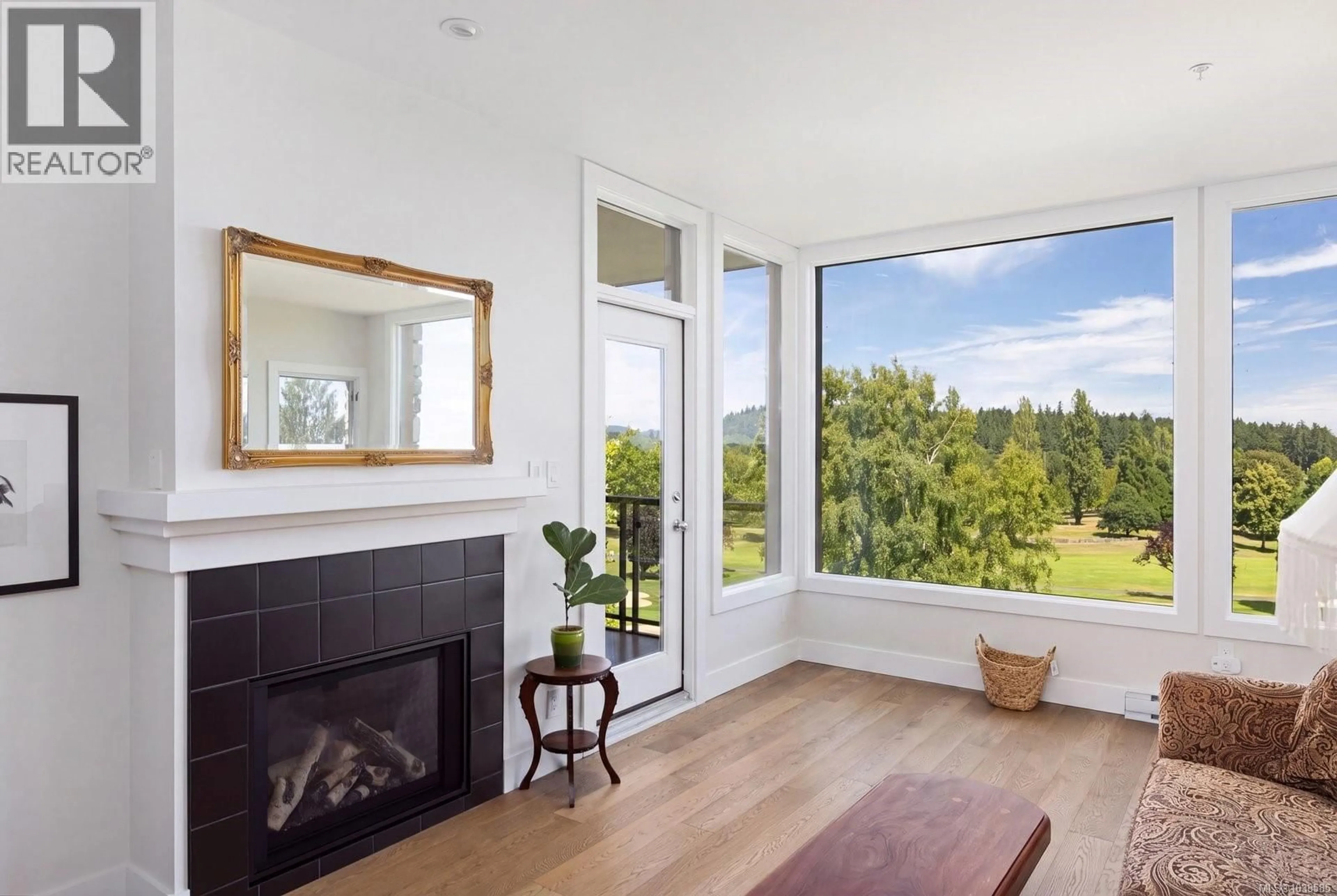 Unknown for 304 - 5327 CORDOVA BAY ROAD, Saanich British Columbia V8Y2L3
