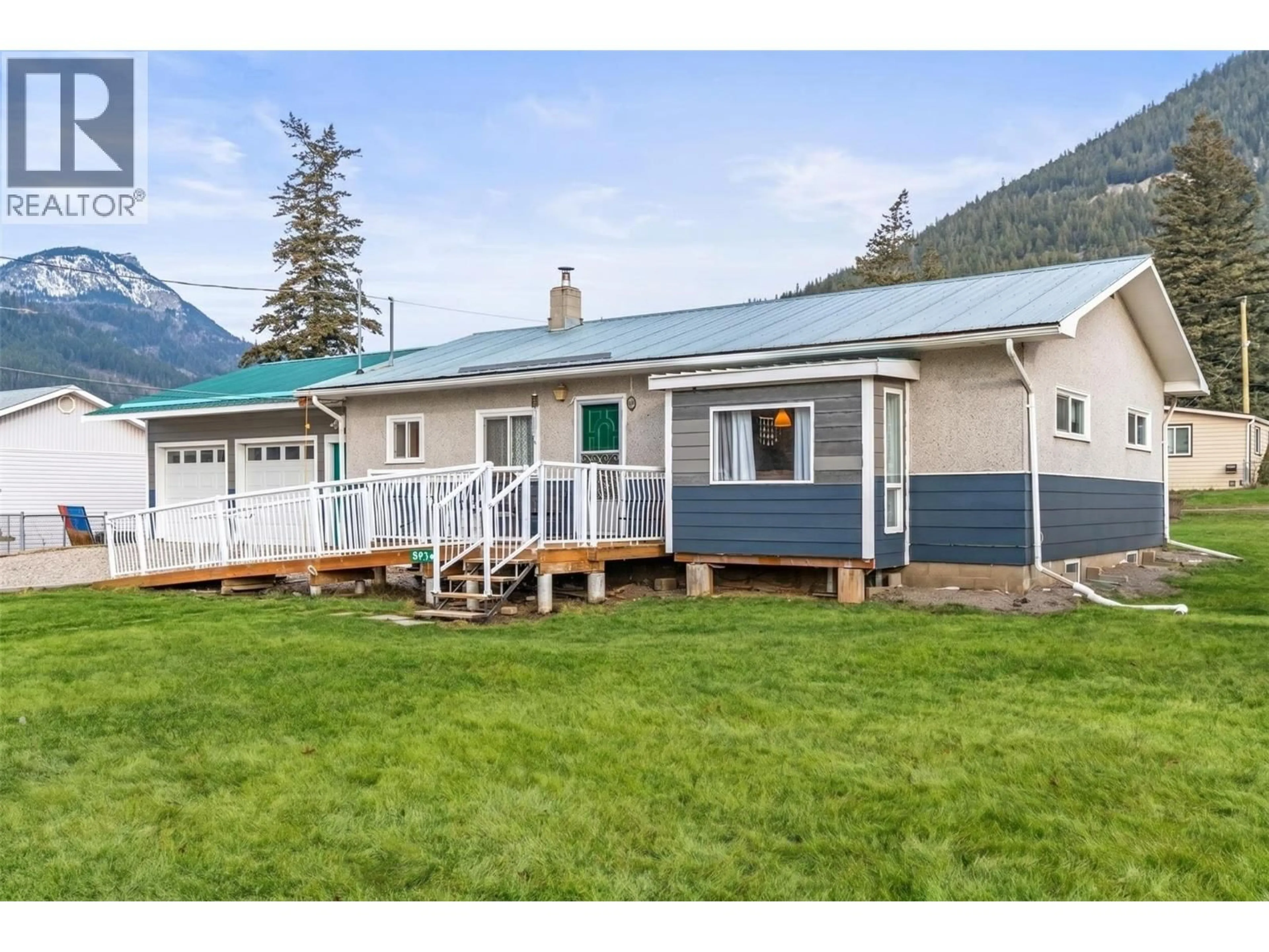 Home with vinyl exterior material, mountain view for 5714 PONDEROSA ROAD, Falkland British Columbia V0E1W0