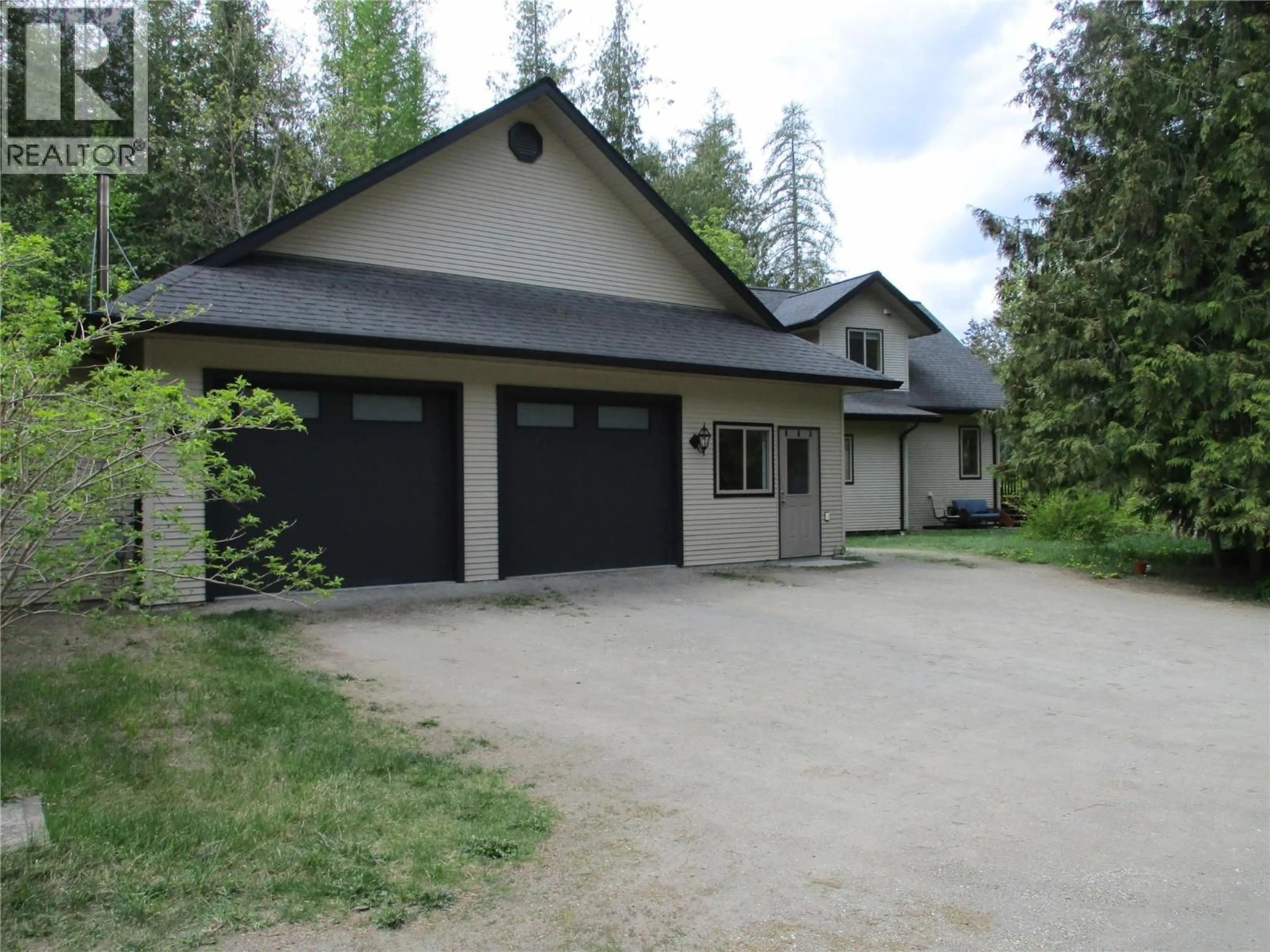 Indoor garage for 863 GARDOM LAKE ROAD, Enderby British Columbia V0E1V3