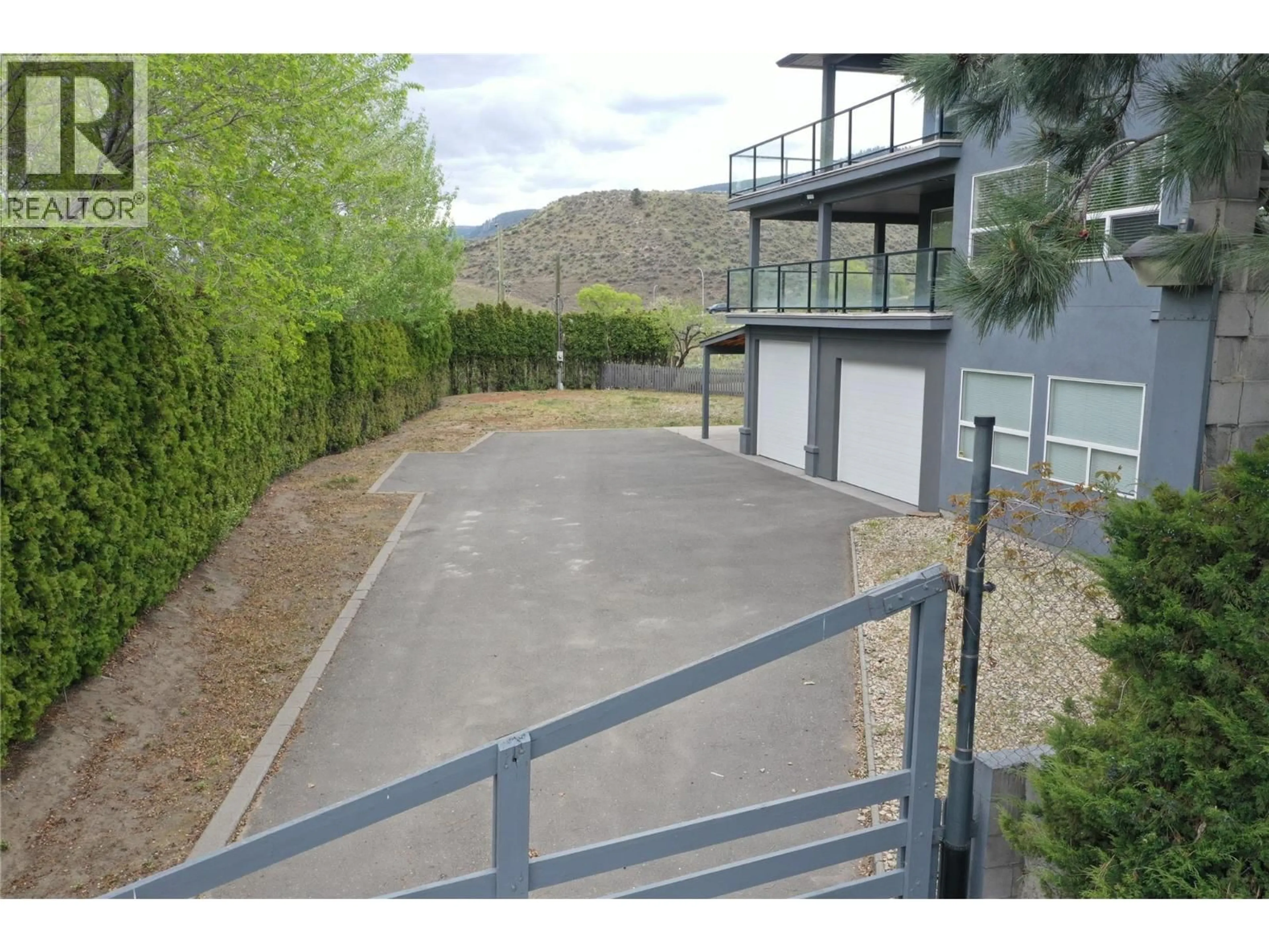 A pic from outside/outdoor area/front of a property/back of a property/a pic from drone, unknown for 1491 PINE CRESCENT, Kamloops British Columbia V2C2Z4
